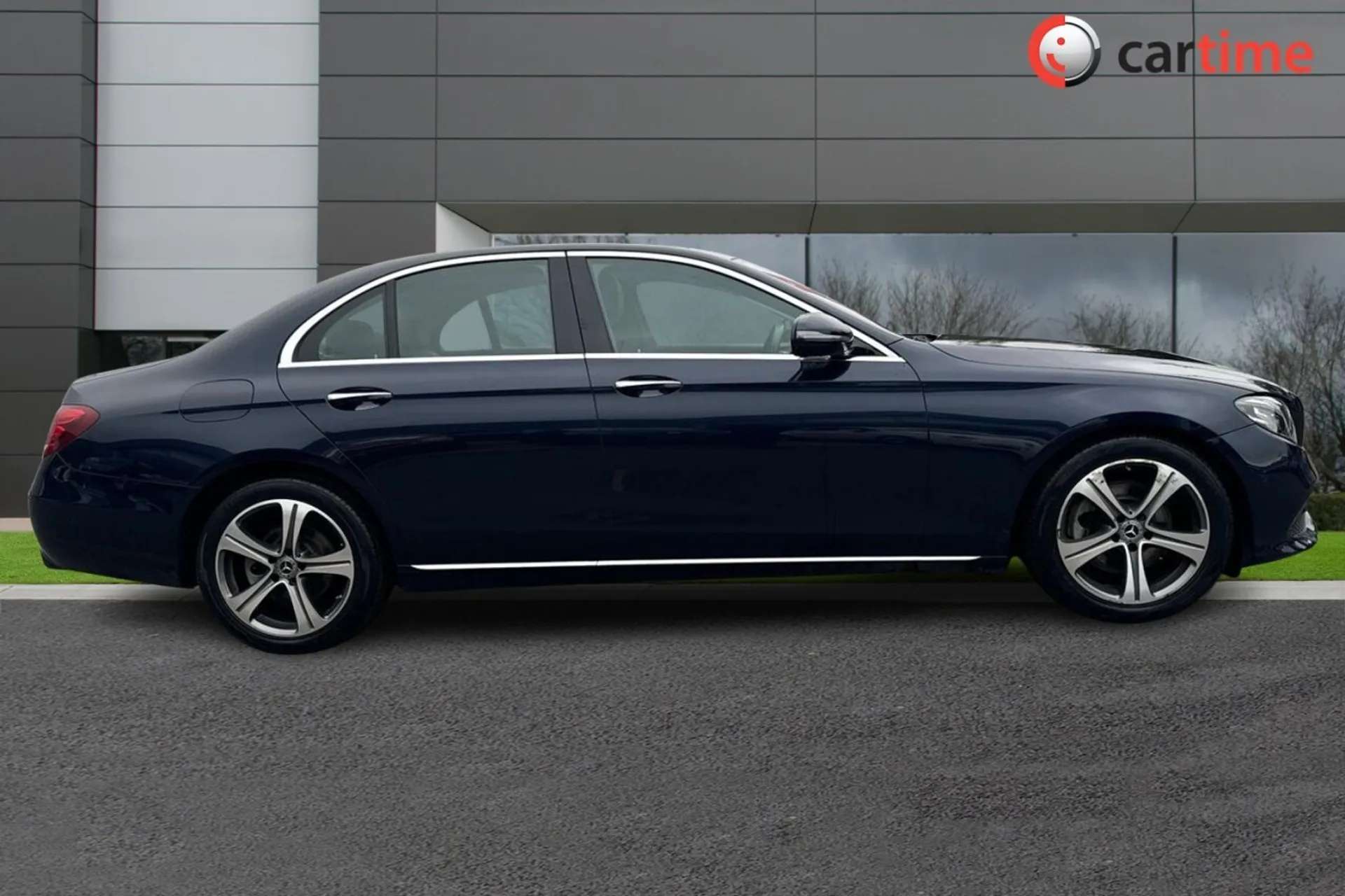 A 2019 MERCEDES-BENZ E-CLASS 2.0 E 220 D SE PREMIUM 4d 192 BHP Digital Display, Heated Front Seats, Remote Boot Release, Dynamic Select, Auto Lights Cavansite Blue, 17-Inch Alloys A 2019 MERCEDES-BENZ E-CLASS 2.0 E 220 D SE PREMIUM 4d 192 BHP Digital Display, Heated Front Seats, Remote Boot Release, Dynamic Select, Auto Lights Cavansite Blue, 17-Inch Alloys
