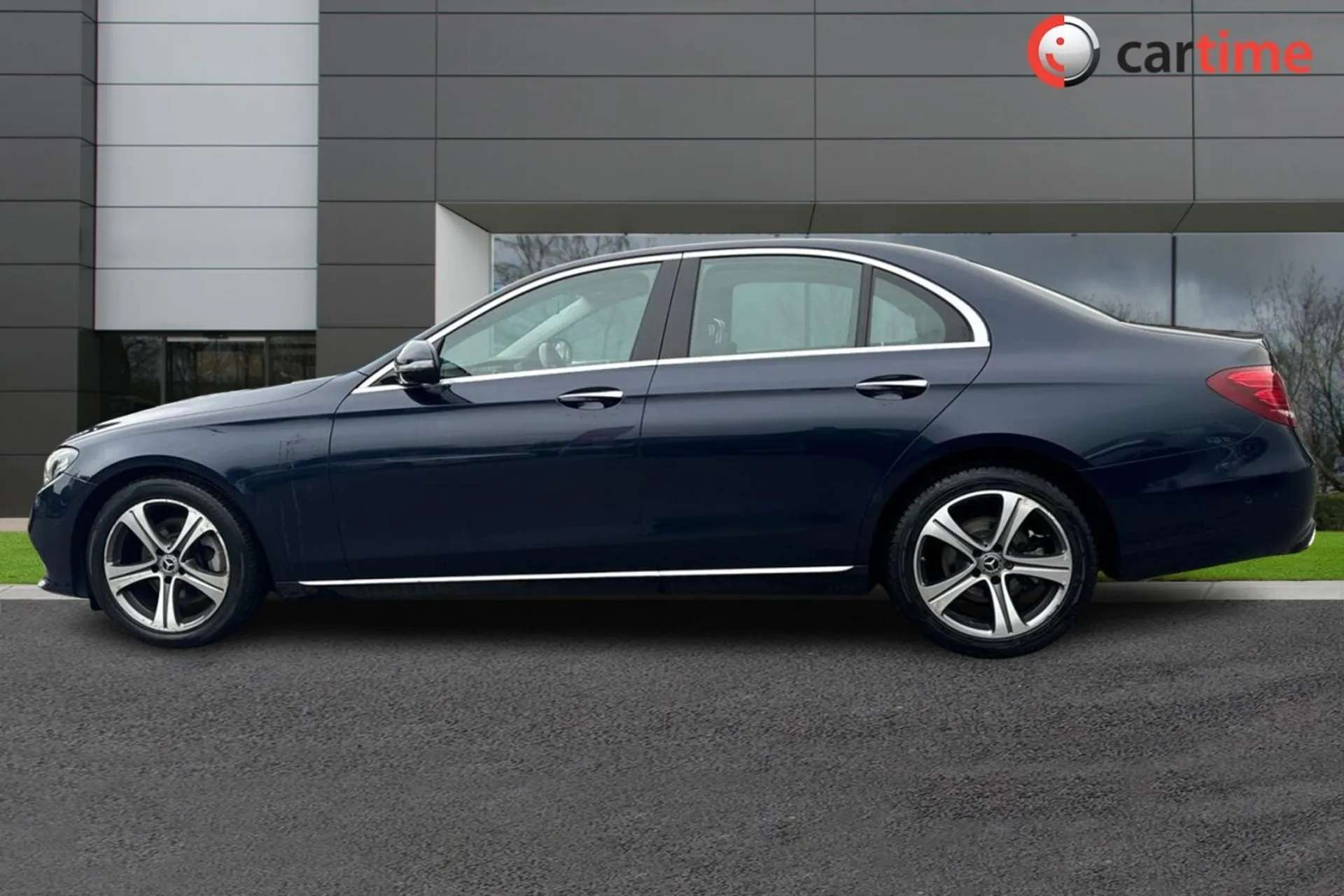 A 2019 MERCEDES-BENZ E-CLASS 2.0 E 220 D SE PREMIUM 4d 192 BHP Digital Display, Heated Front Seats, Remote Boot Release, Dynamic Select, Auto Lights Cavansite Blue, 17-Inch Alloys A 2019 MERCEDES-BENZ E-CLASS 2.0 E 220 D SE PREMIUM 4d 192 BHP Digital Display, Heated Front Seats, Remote Boot Release, Dynamic Select, Auto Lights Cavansite Blue, 17-Inch Alloys