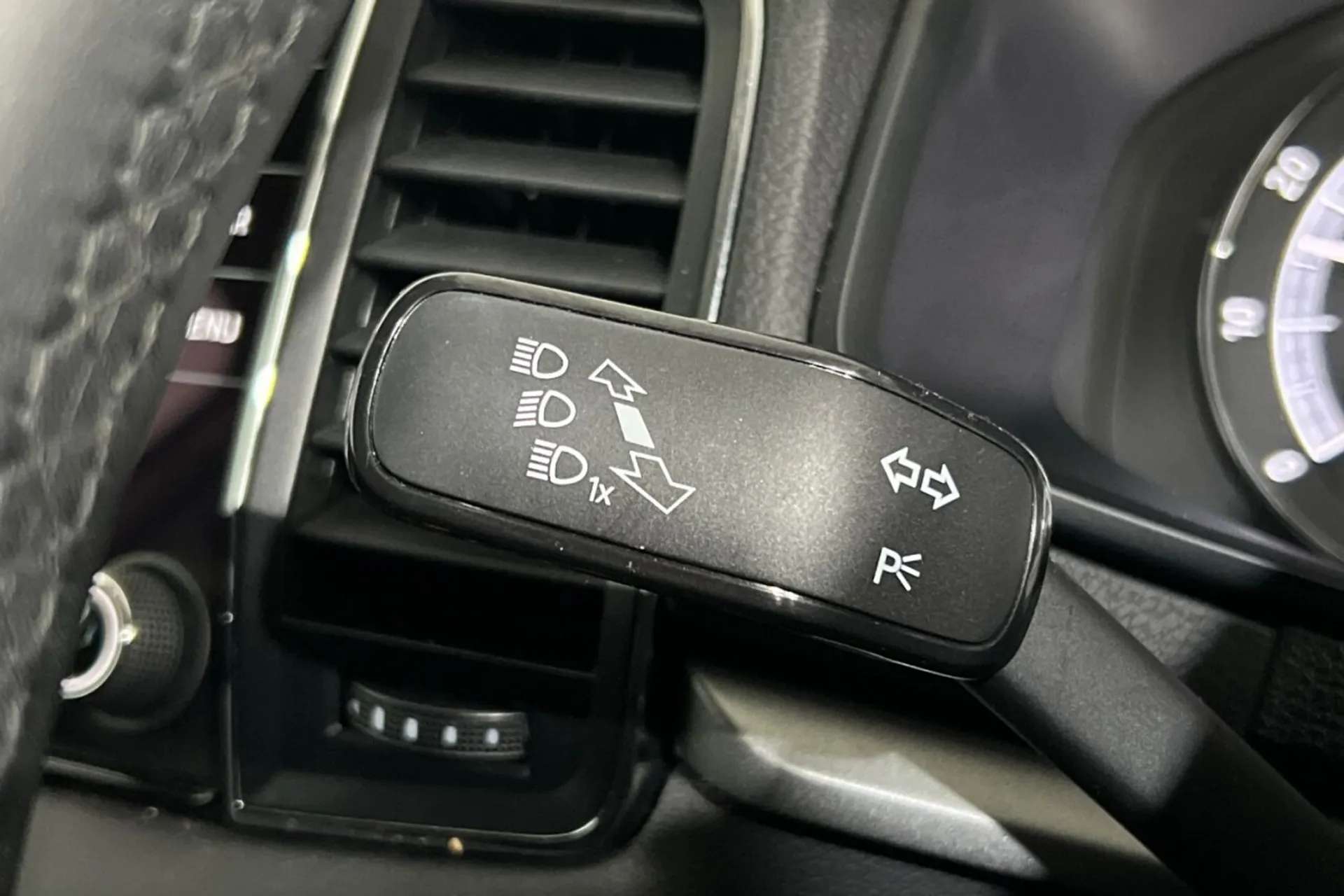 2020 SKODA KAROQ 2020 SKODA KAROQ