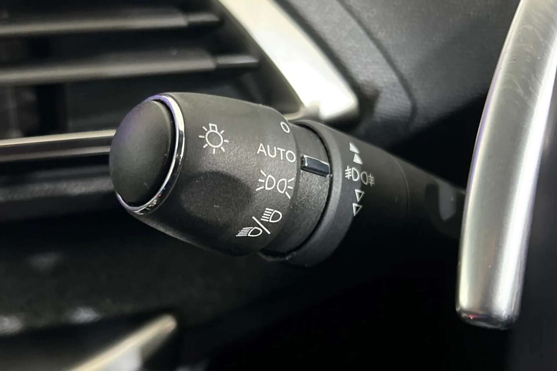 2020 PEUGEOT 3008 2020 PEUGEOT 3008