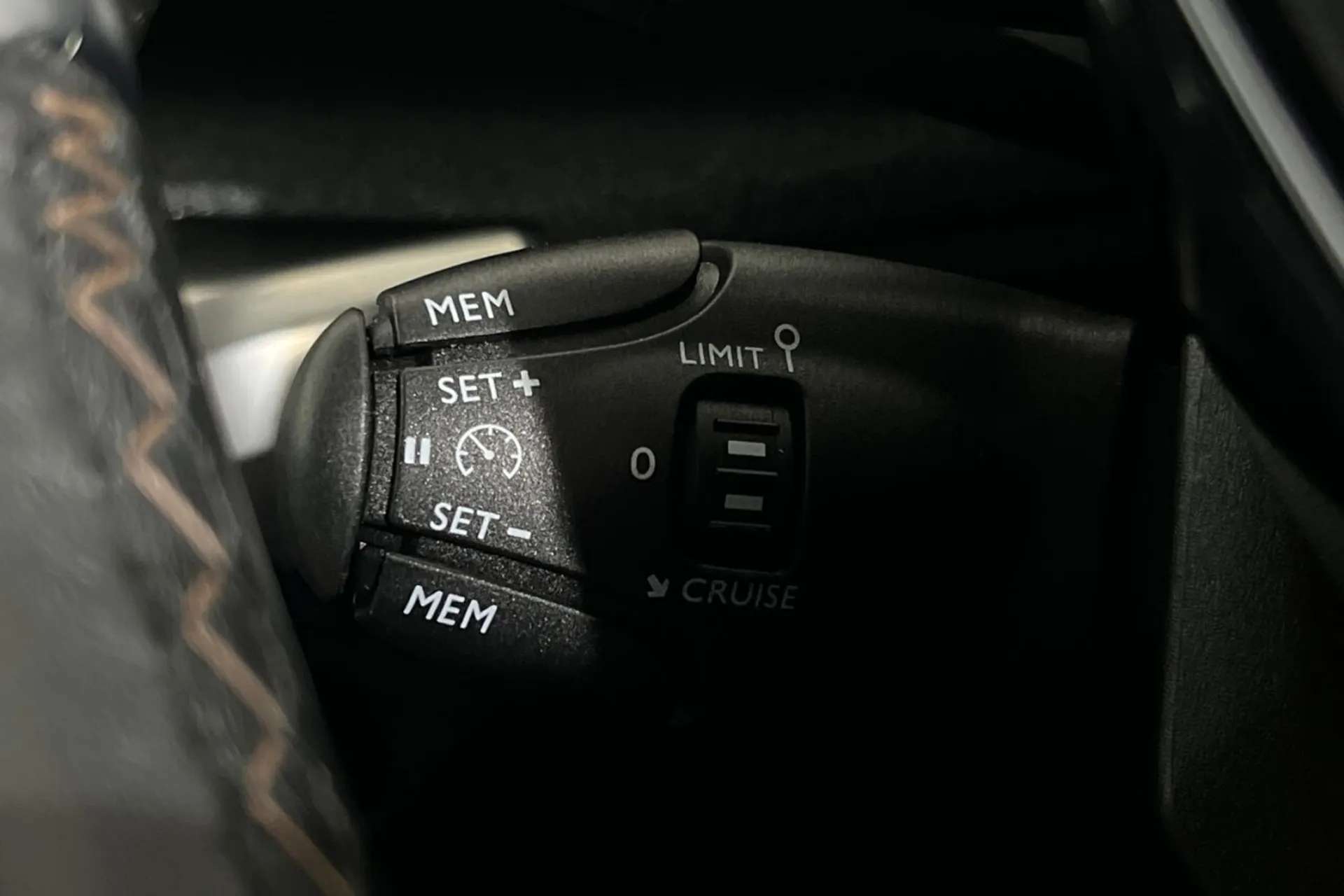 2020 PEUGEOT 3008 2020 PEUGEOT 3008