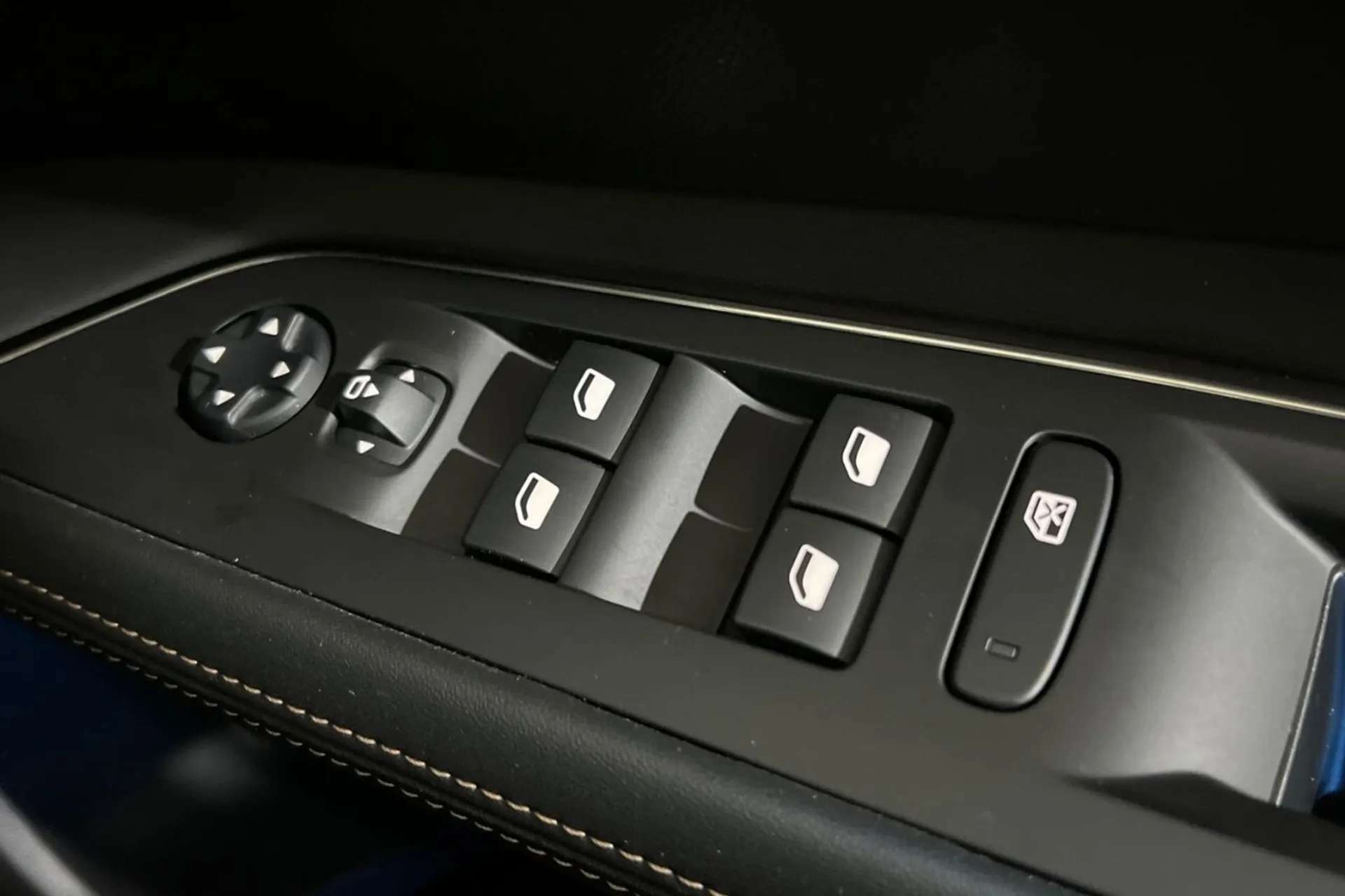 2020 PEUGEOT 3008 2020 PEUGEOT 3008