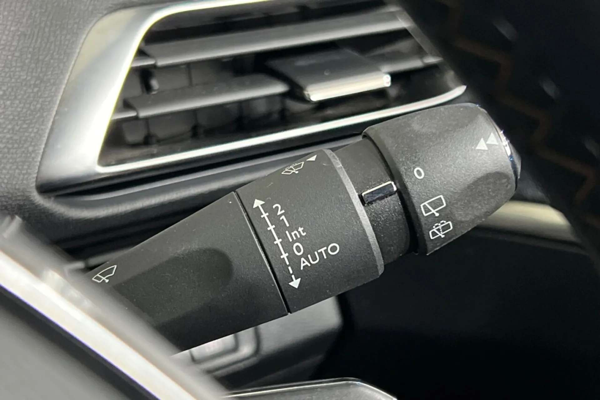 2020 PEUGEOT 3008 2020 PEUGEOT 3008