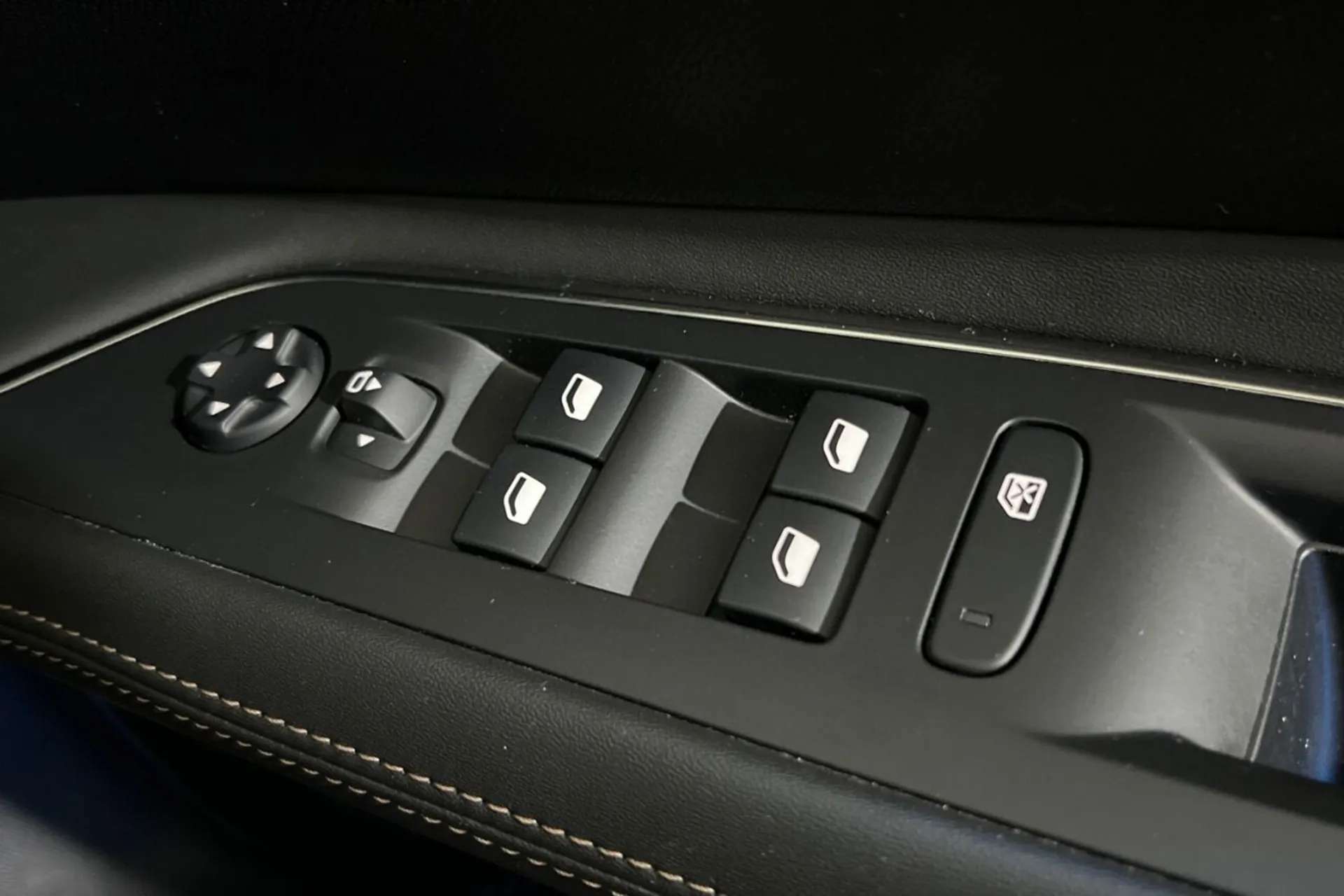 2020 PEUGEOT 3008 2020 PEUGEOT 3008