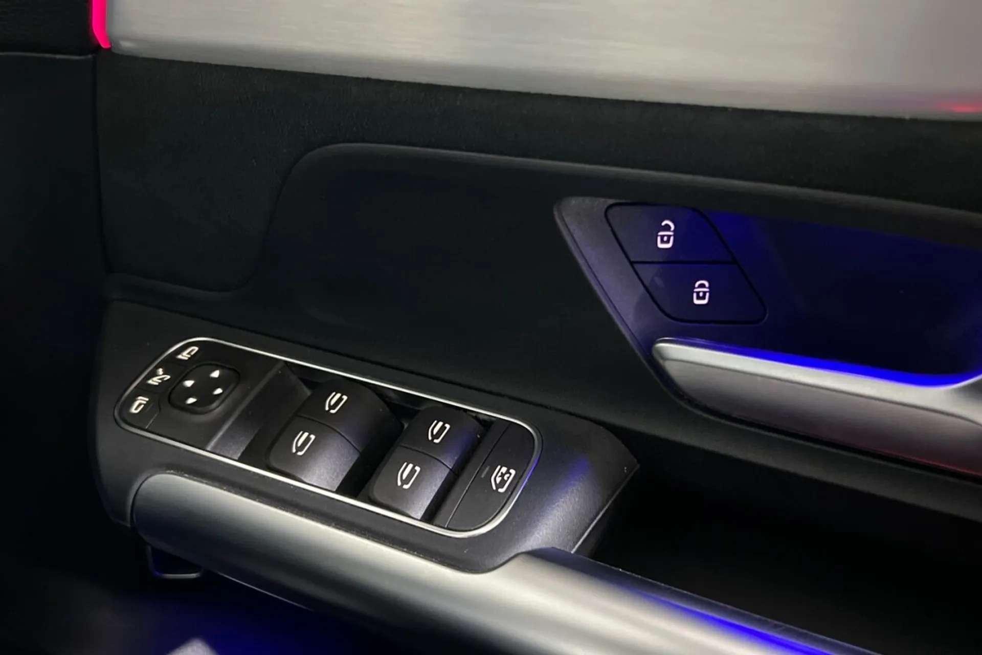 0 MERCEDES-BENZ EQA 0 MERCEDES-BENZ EQA