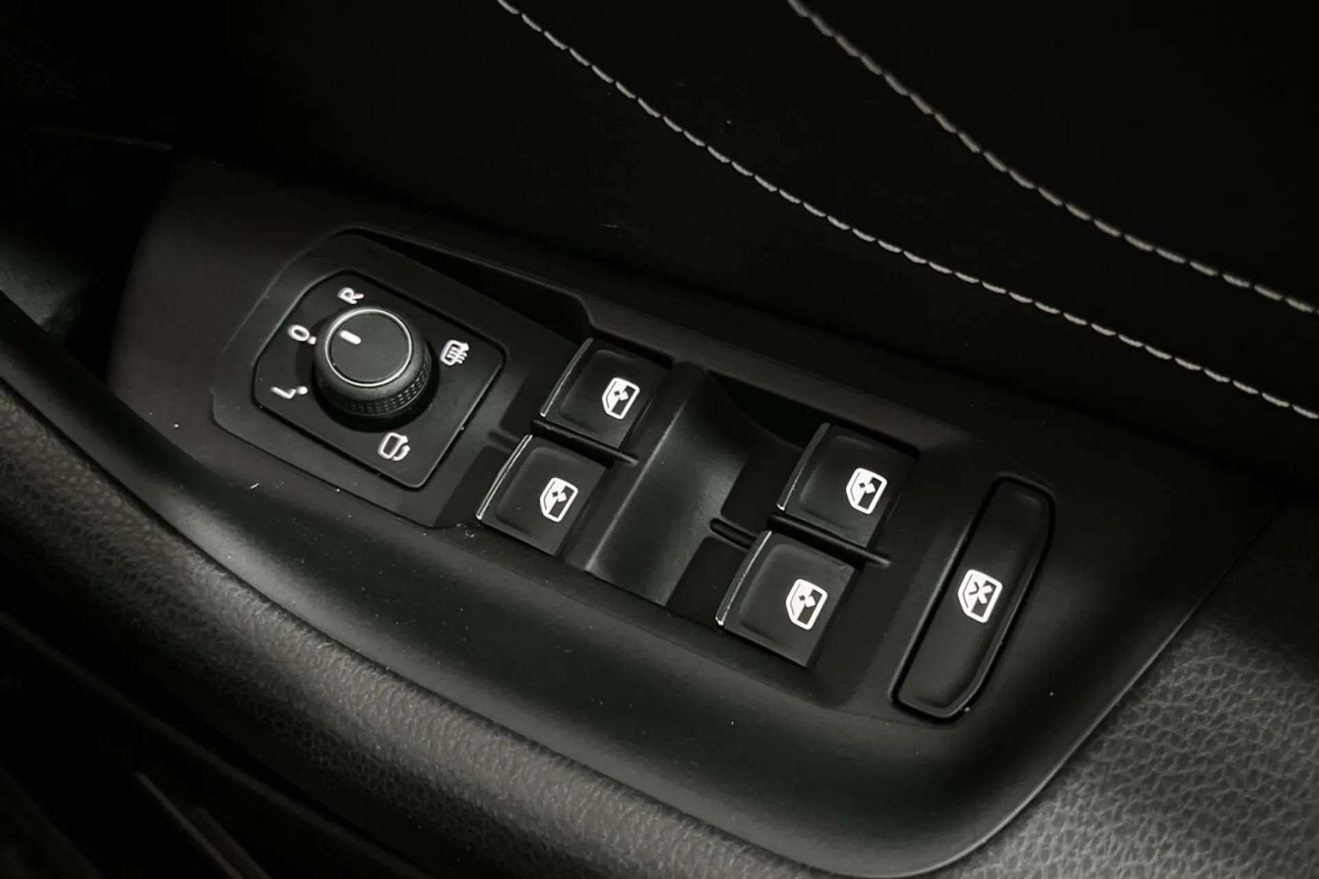 0 VOLKSWAGEN ARTEON 0 VOLKSWAGEN ARTEON