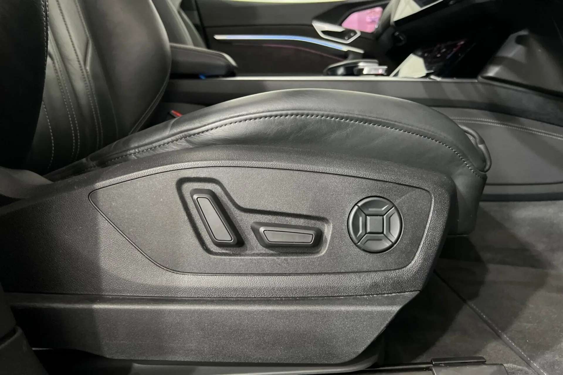 2019 AUDI E-TRON 2019 AUDI E-TRON