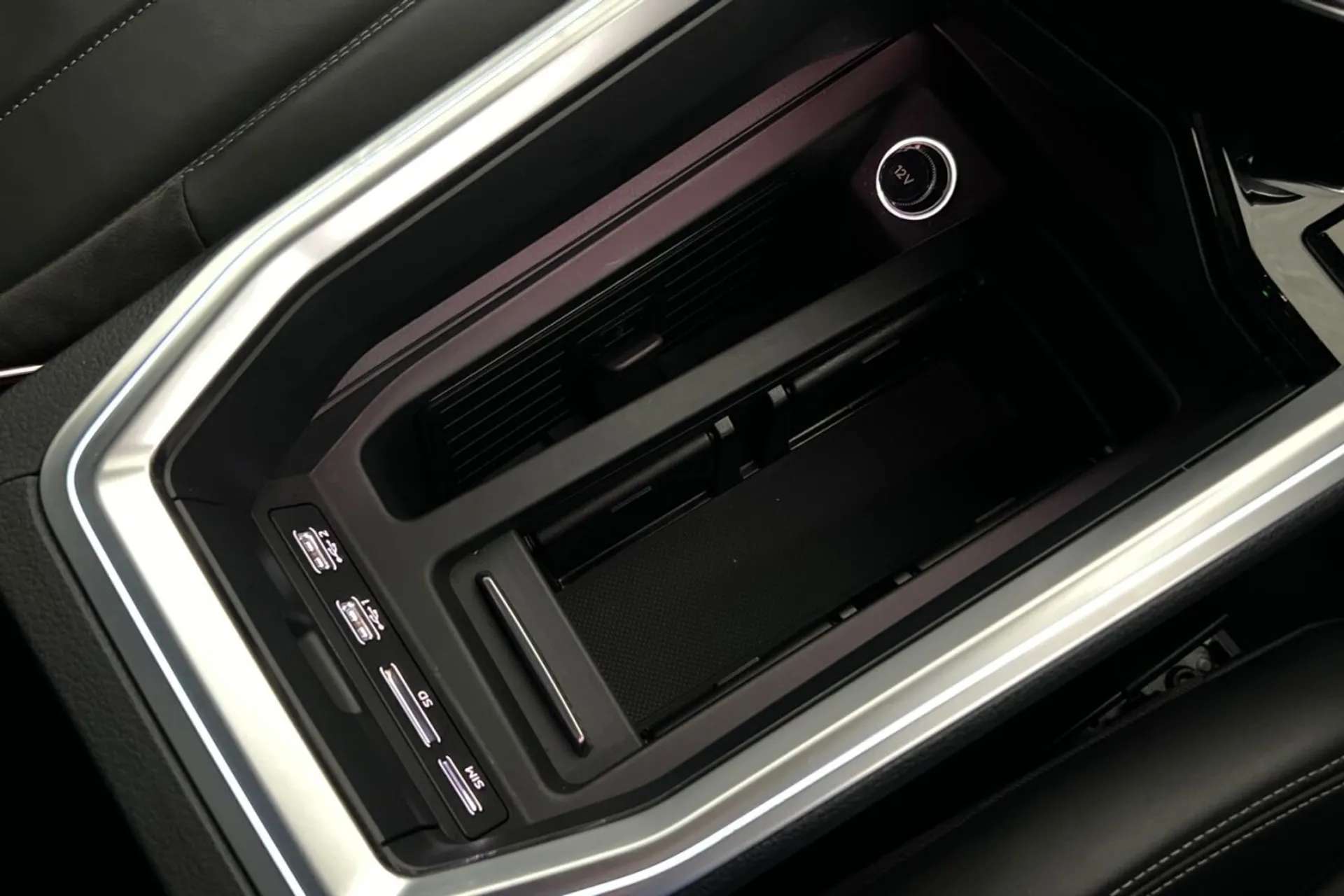 2019 AUDI E-TRON 2019 AUDI E-TRON