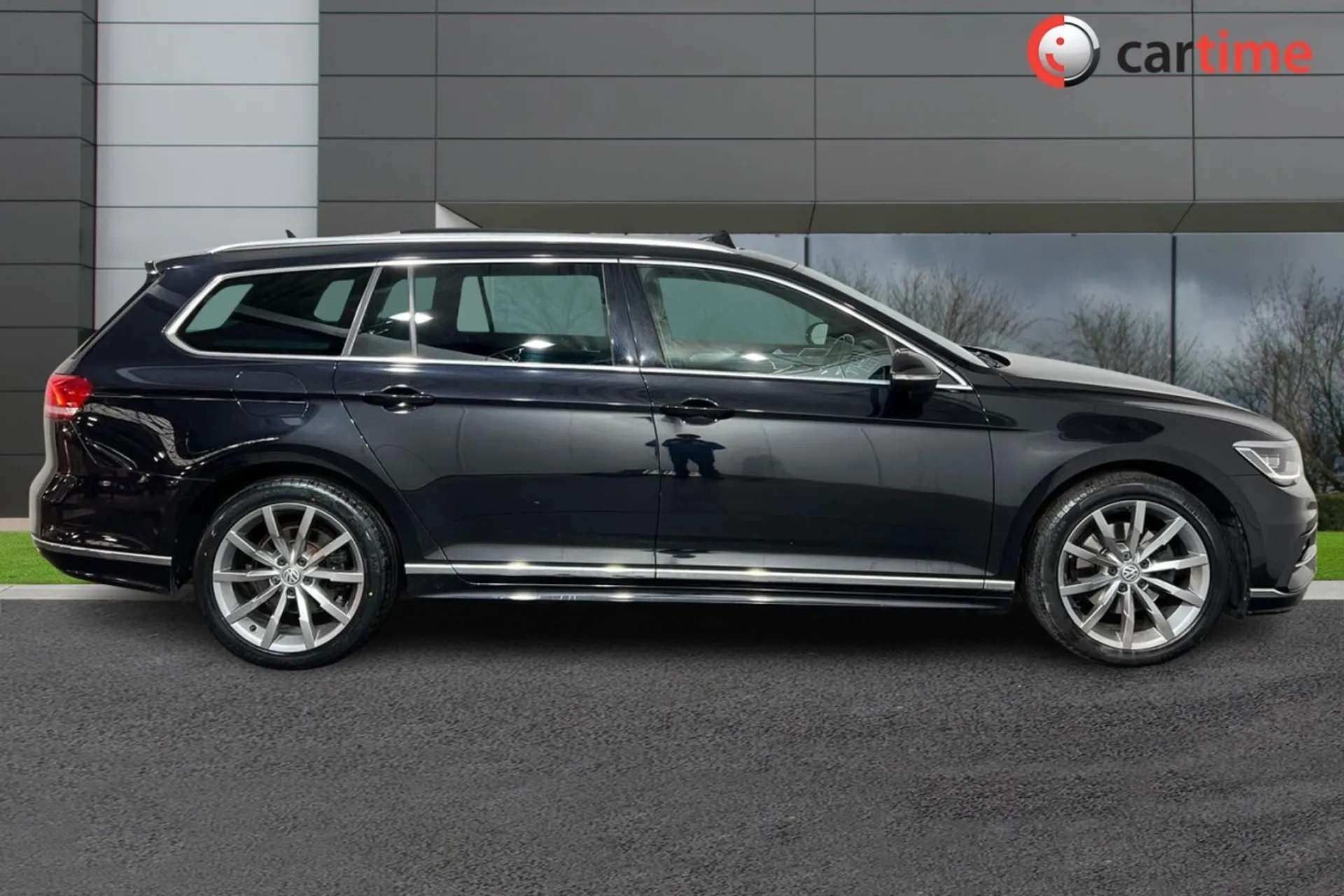 A 2019 VOLKSWAGEN PASSAT 1.5 TSI EVO R-Line Estate 5dr Petrol DSG Euro 6 (s/s) (150 ps) Panoramic Sunroof, Apple CarPlay / Android Auto, DAB / Bluetooth, Adaptive Cruise, 8in A 2019 VOLKSWAGEN PASSAT 1.5 TSI EVO R-Line Estate 5dr Petrol DSG Euro 6 (s/s) (150 ps) Panoramic Sunroof, Apple CarPlay / Android Auto, DAB / Bluetooth, Adaptive Cruise, 8in