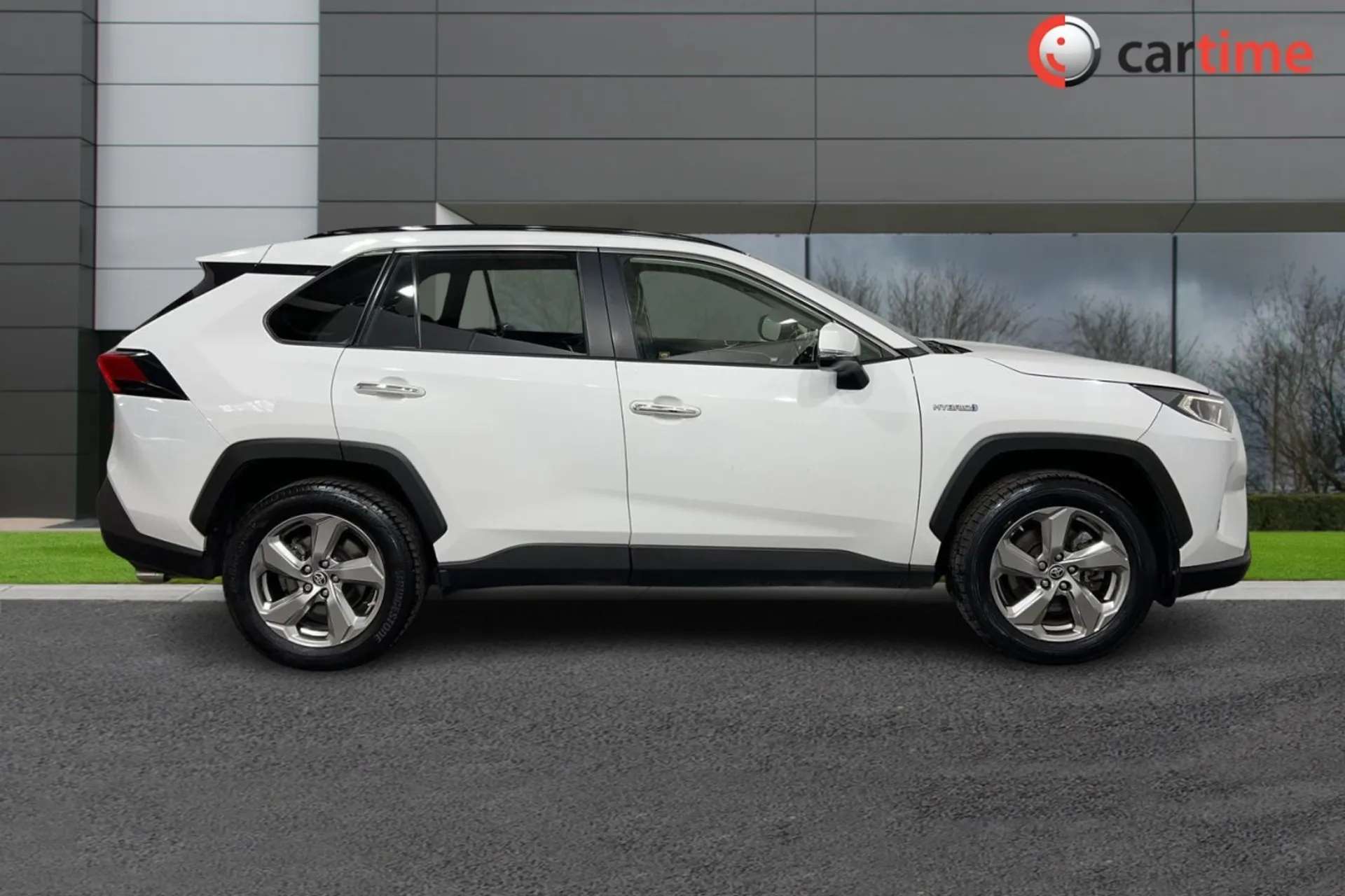 A 2019 TOYOTA RAV4 2.5 VVT-I EXCEL 5d 219 BHP Heated Front Seats, Reclining Rear Seats, Rear View Camera, Heated Steering Wheel, Blind Spot Monitor Pure White, 18-Inch A A 2019 TOYOTA RAV4 2.5 VVT-I EXCEL 5d 219 BHP Heated Front Seats, Reclining Rear Seats, Rear View Camera, Heated Steering Wheel, Blind Spot Monitor Pure White, 18-Inch A