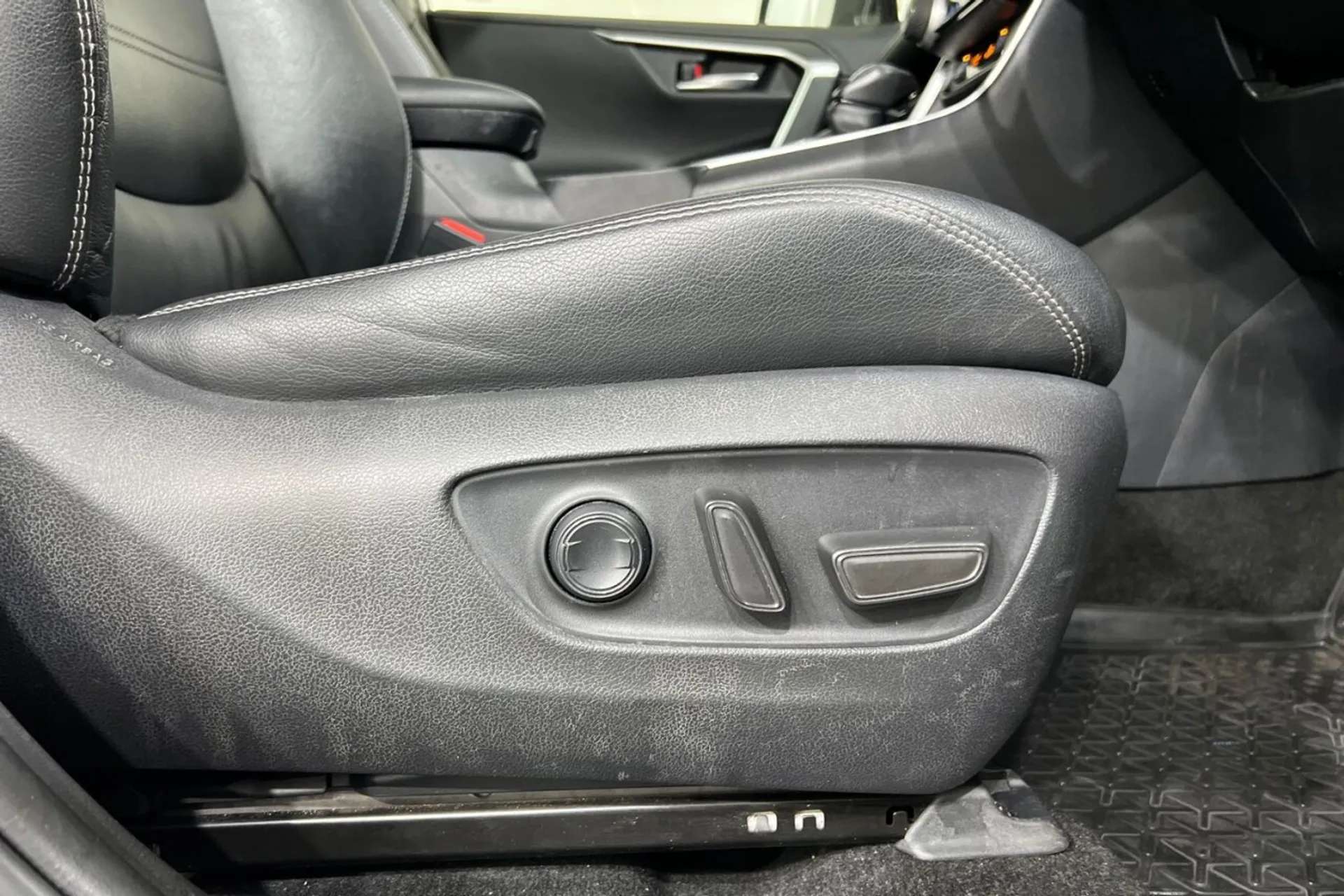 2020 TOYOTA RAV4 2020 TOYOTA RAV4