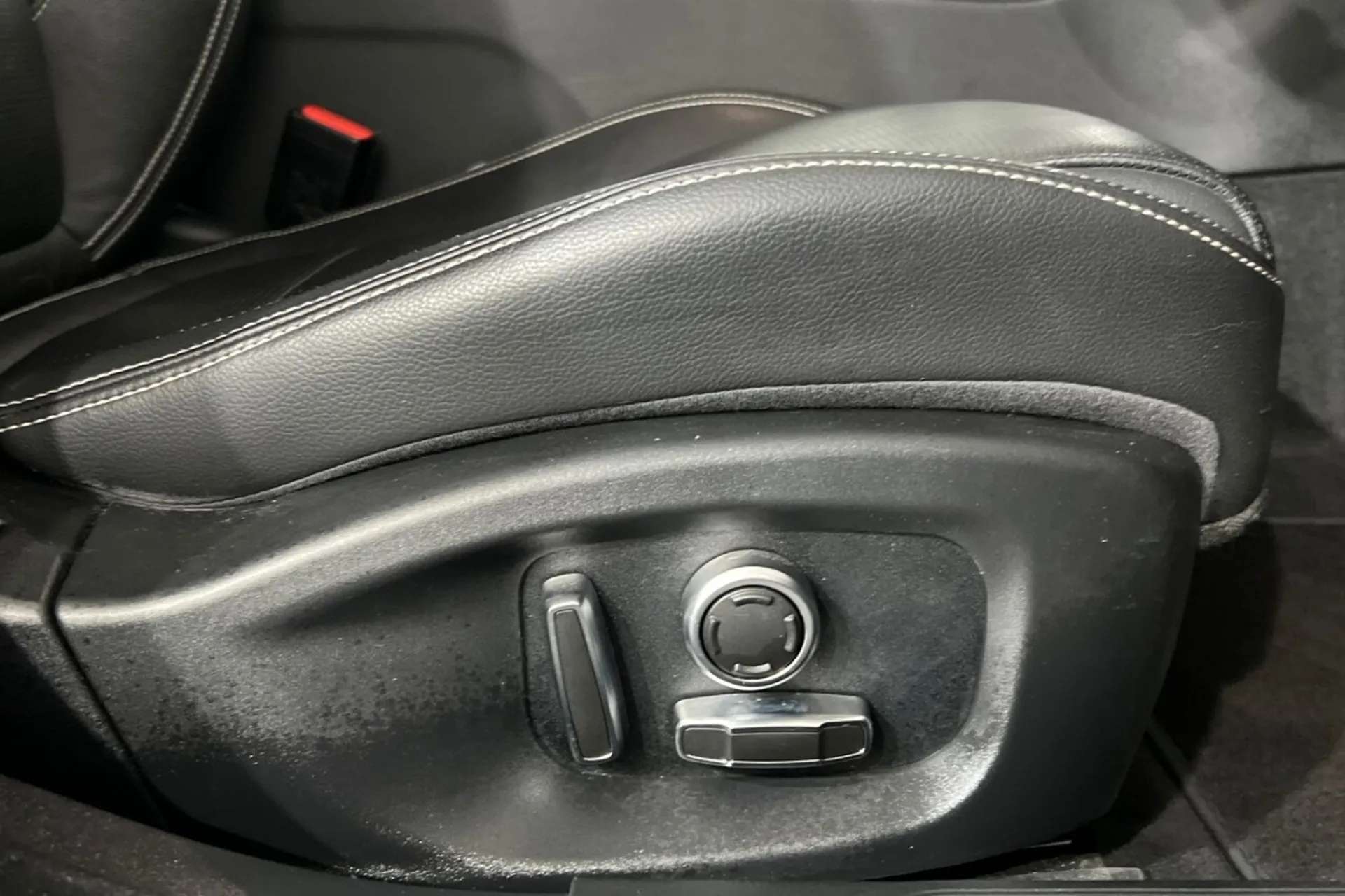 2019 JAGUAR XE 2019 JAGUAR XE