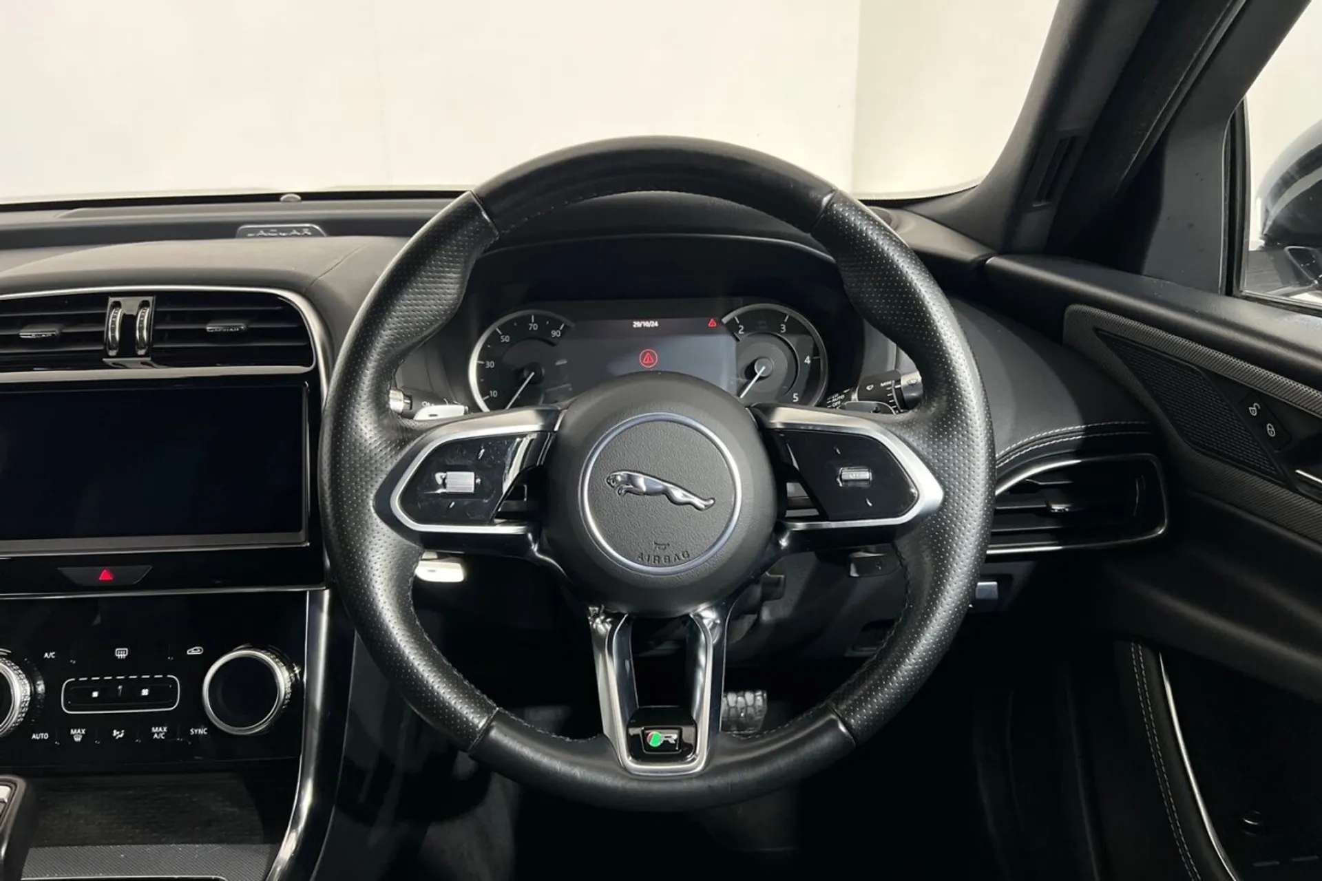 2019 JAGUAR XE 2019 JAGUAR XE