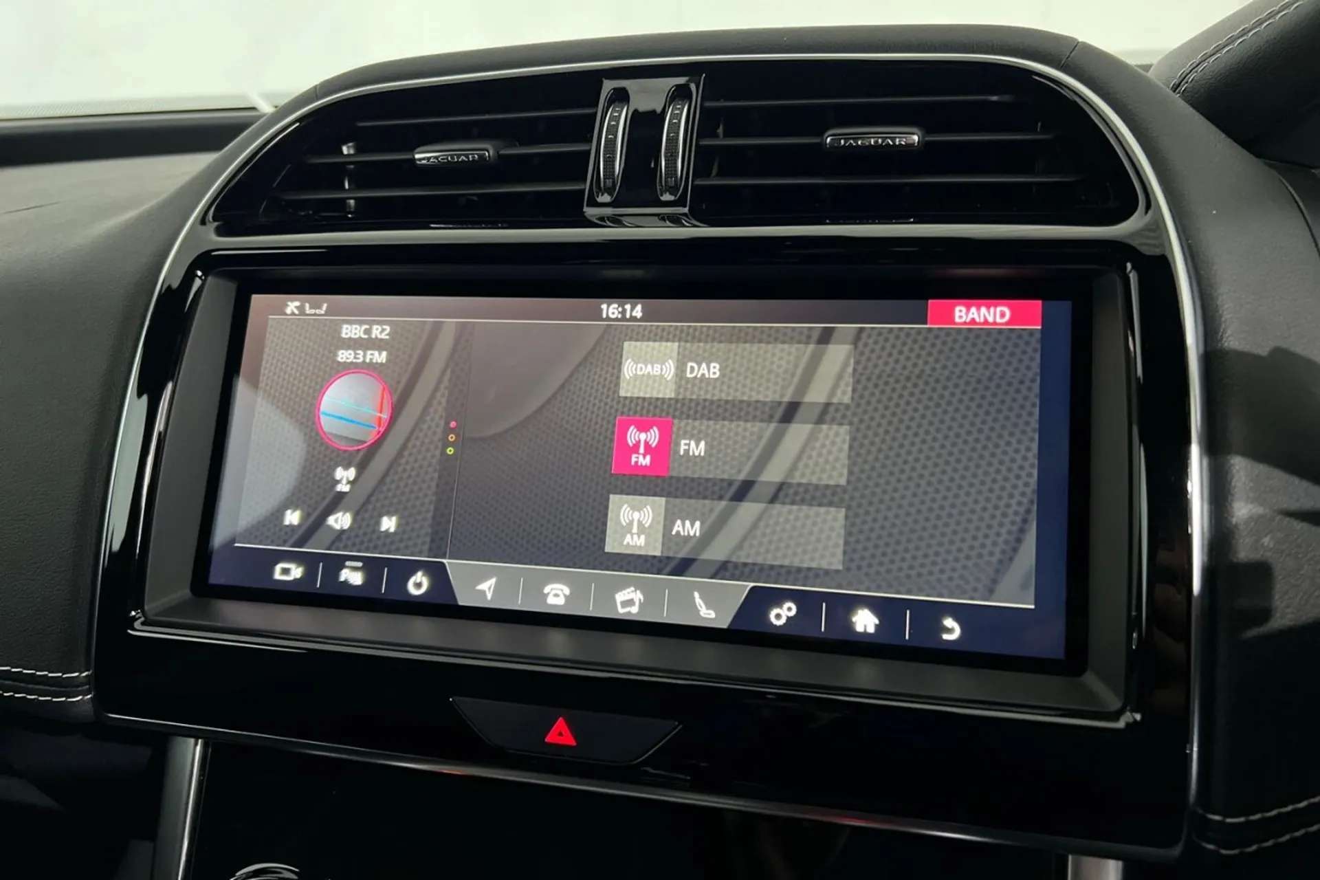 2019 JAGUAR XE 2019 JAGUAR XE