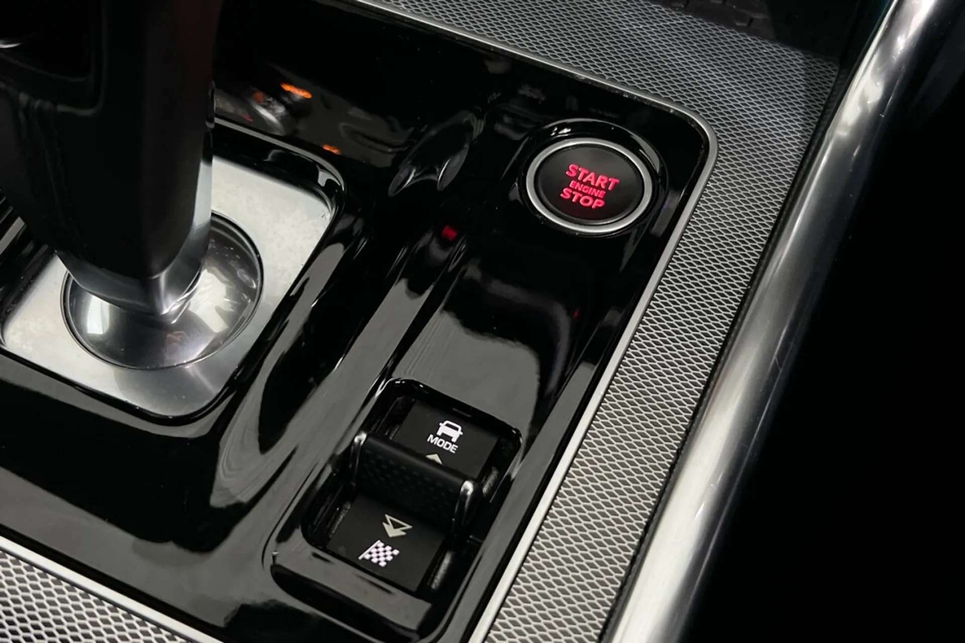 2019 JAGUAR XE 2019 JAGUAR XE