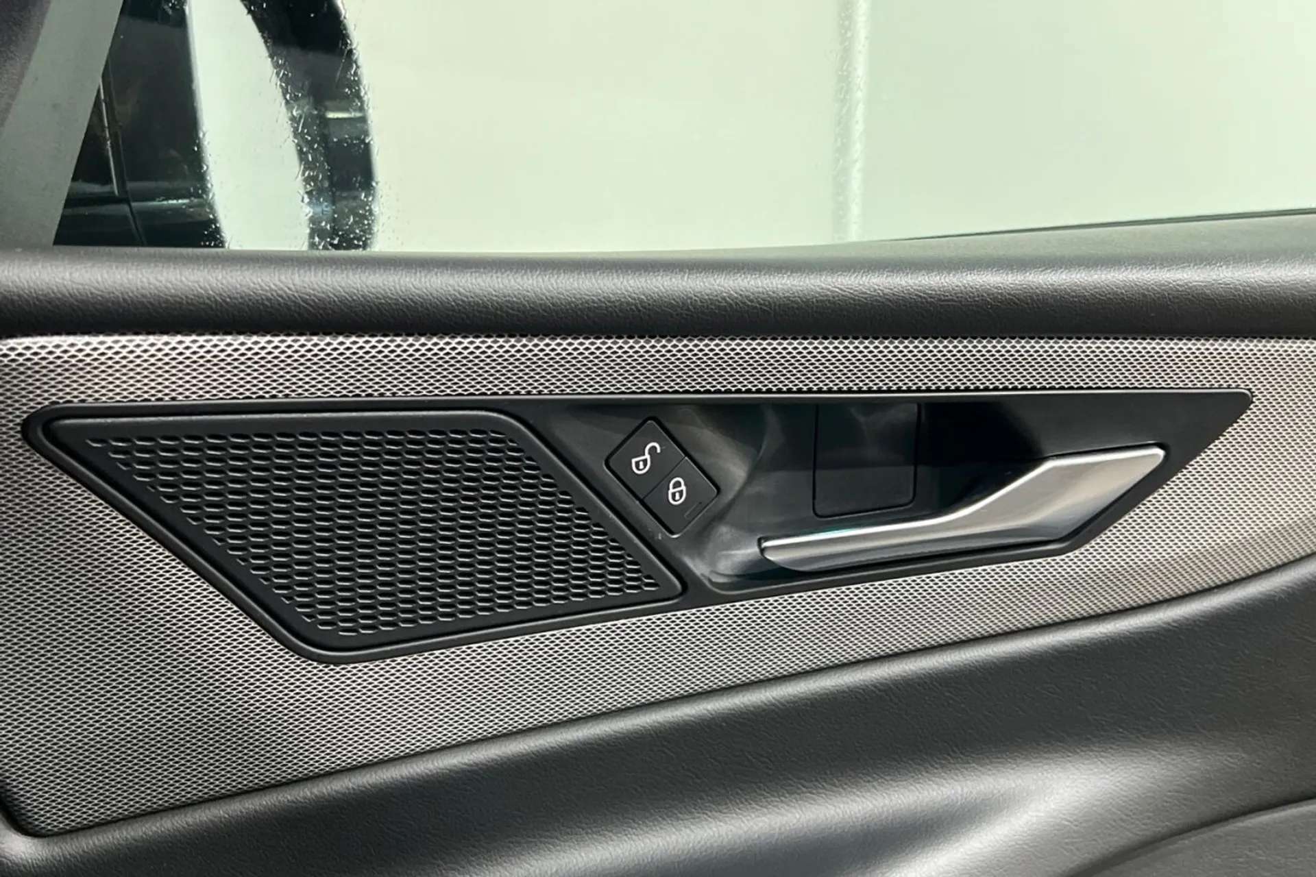 2019 JAGUAR XE 2019 JAGUAR XE