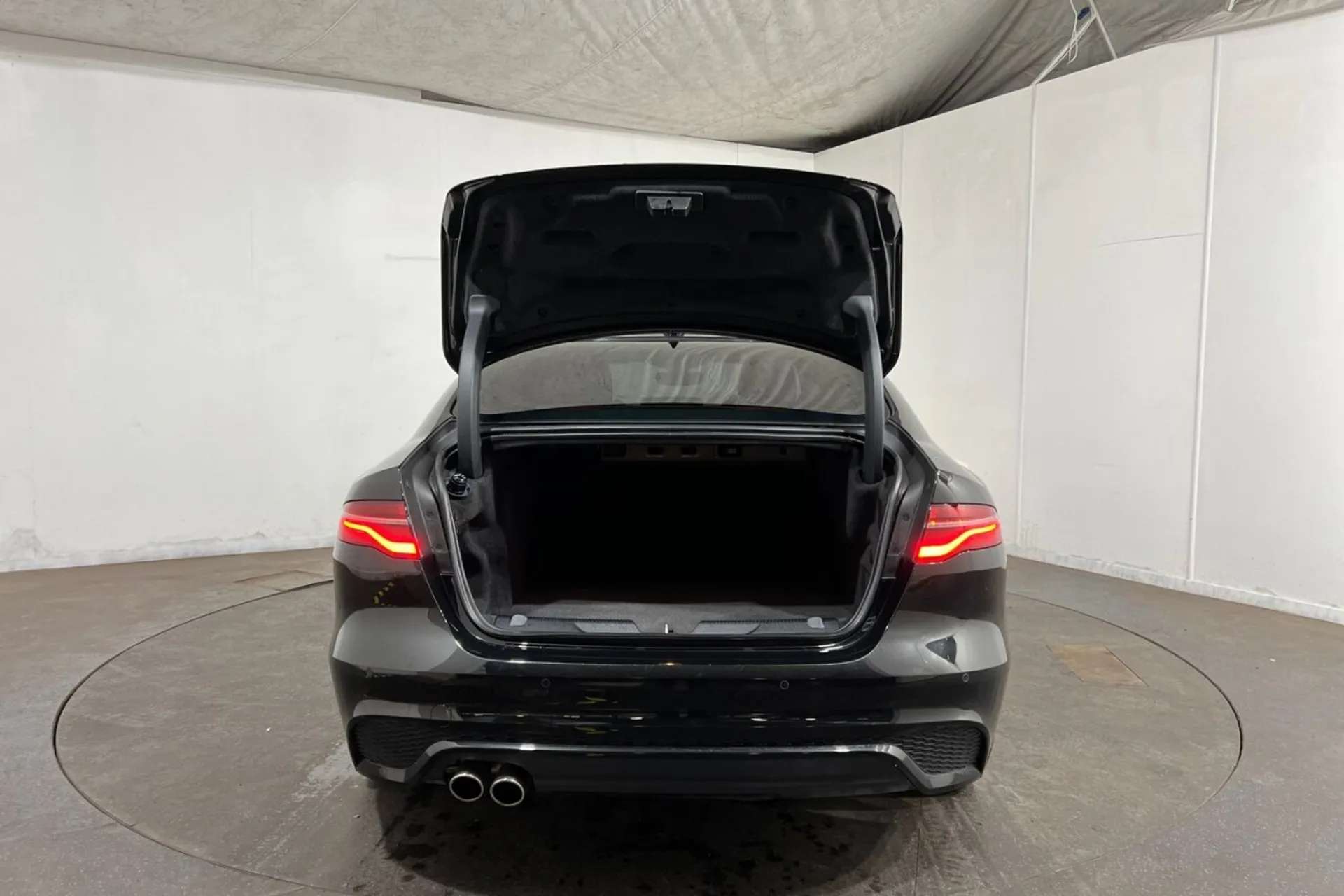 2019 JAGUAR XE 2019 JAGUAR XE