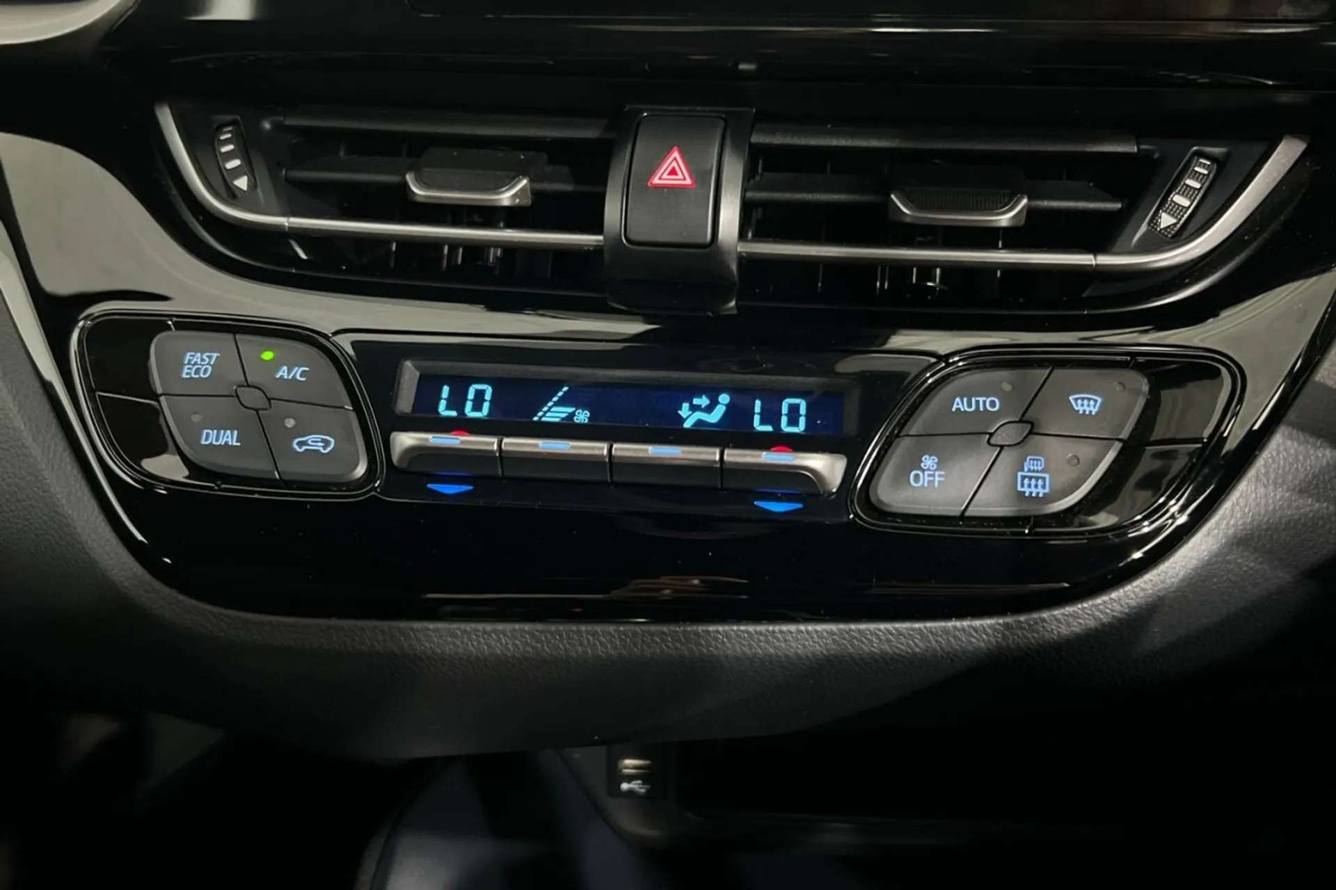 0 TOYOTA CHR 0 TOYOTA CHR