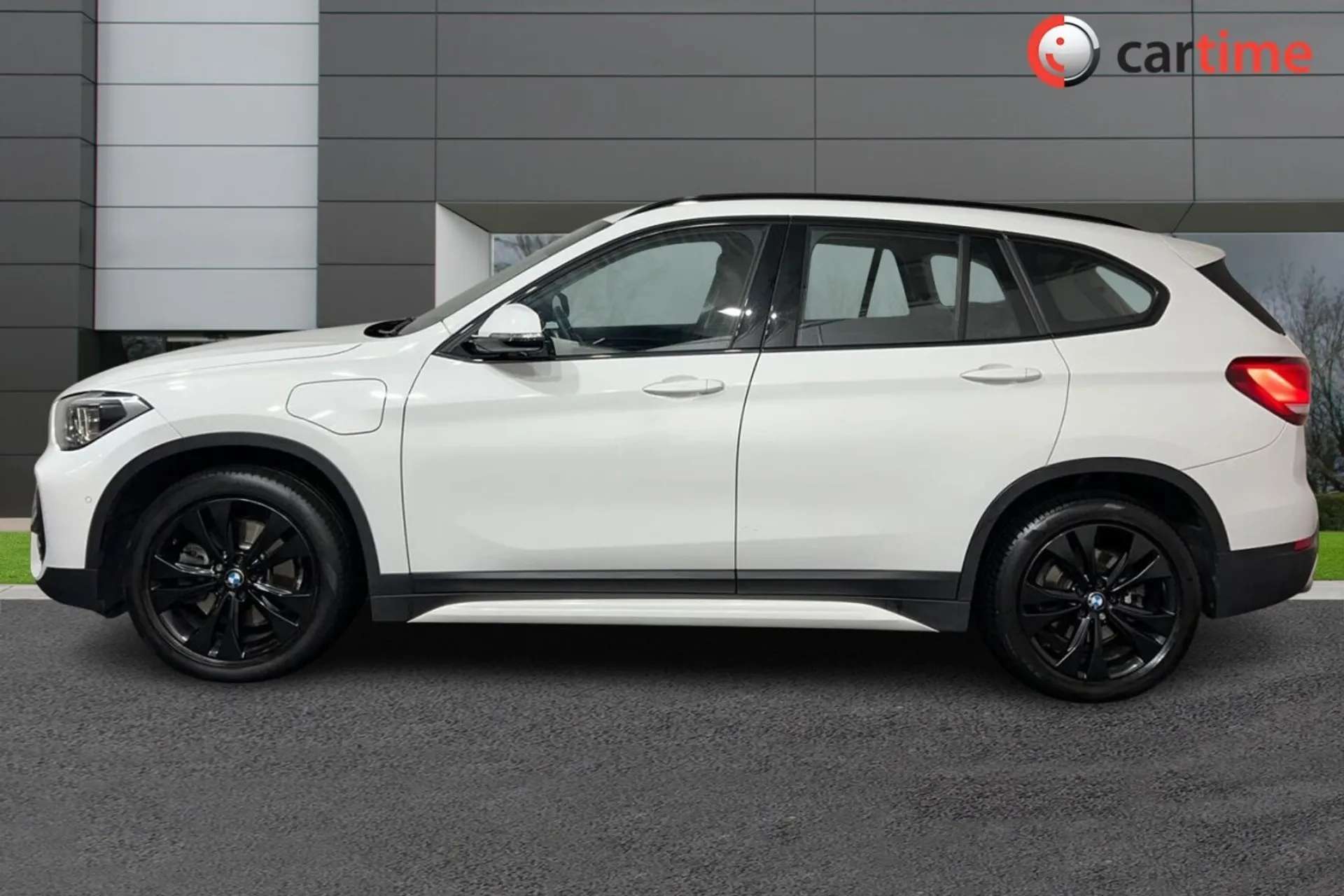 A 2021 BMW X1 1.5 XDRIVE25E SPORT 5d 222 BHP Automatic Tailgate, BMW Navigation, Cruise Control, LED Headlights, Park Assist Alpine White, 18In Alloy Wheels A 2021 BMW X1 1.5 XDRIVE25E SPORT 5d 222 BHP Automatic Tailgate, BMW Navigation, Cruise Control, LED Headlights, Park Assist Alpine White, 18In Alloy Wheels