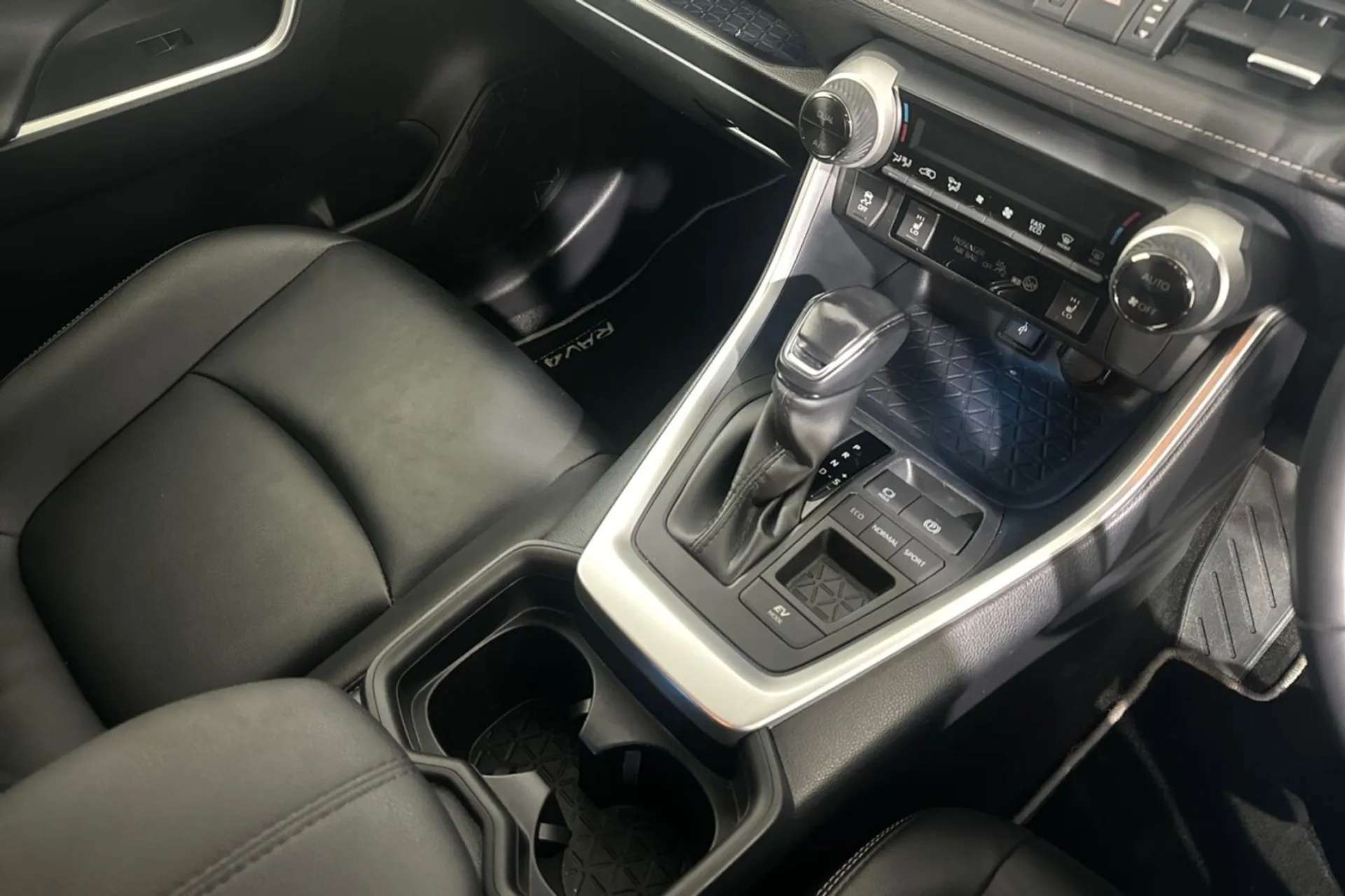 2020 TOYOTA RAV4 2020 TOYOTA RAV4