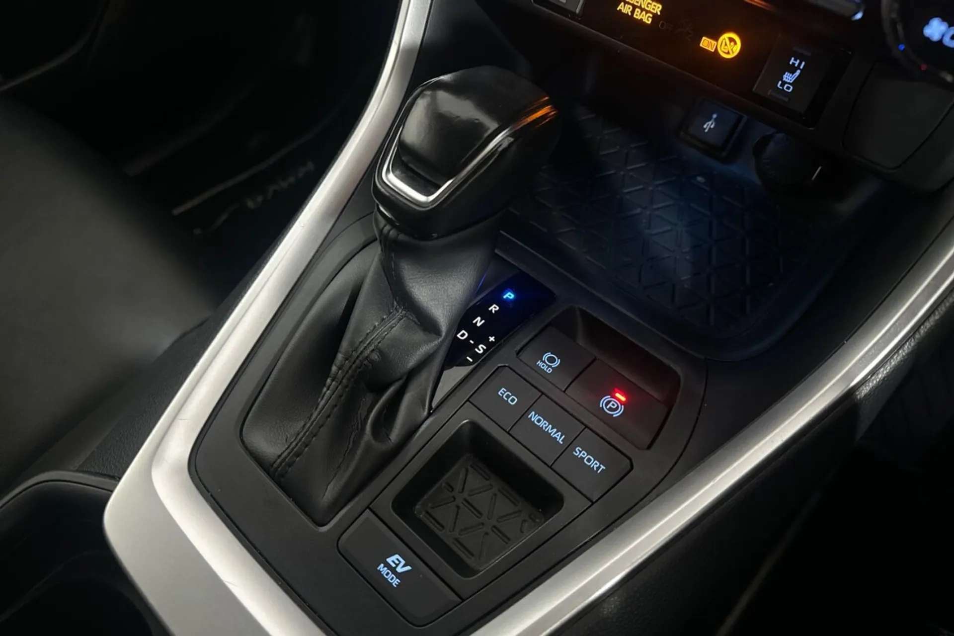 2020 TOYOTA RAV4 2020 TOYOTA RAV4