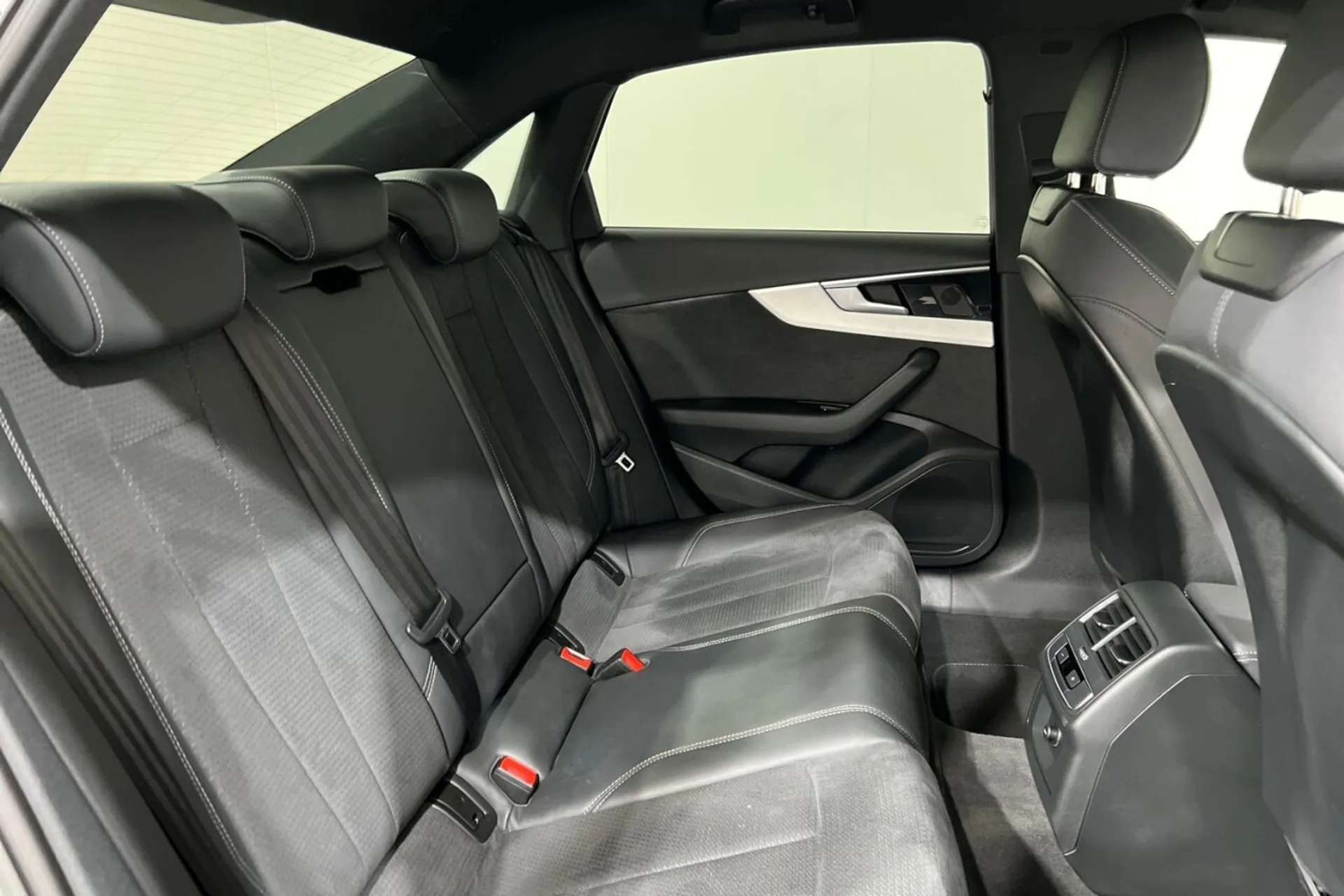 2021 AUDI A4 2021 AUDI A4