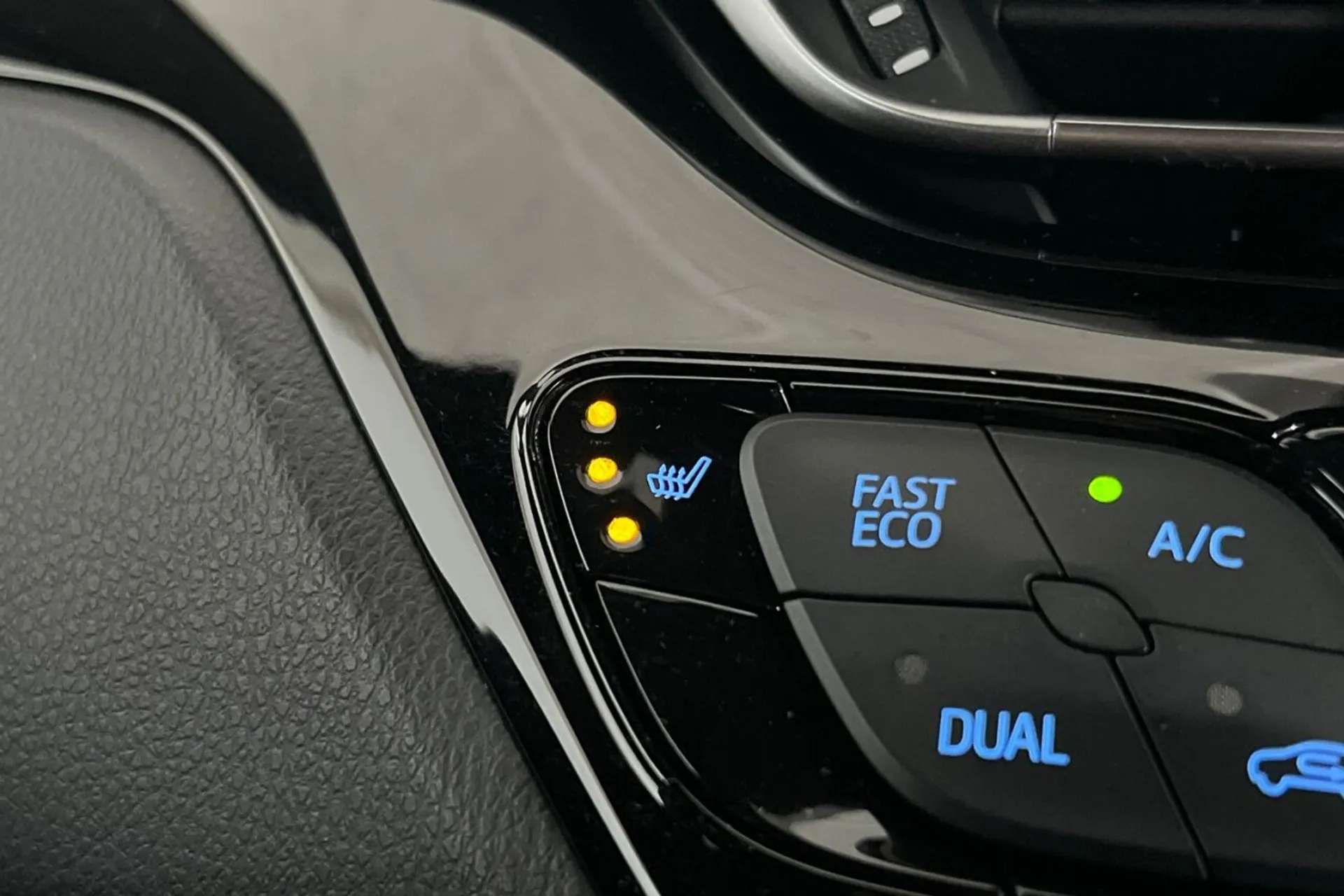 2019 TOYOTA CHR 2019 TOYOTA CHR