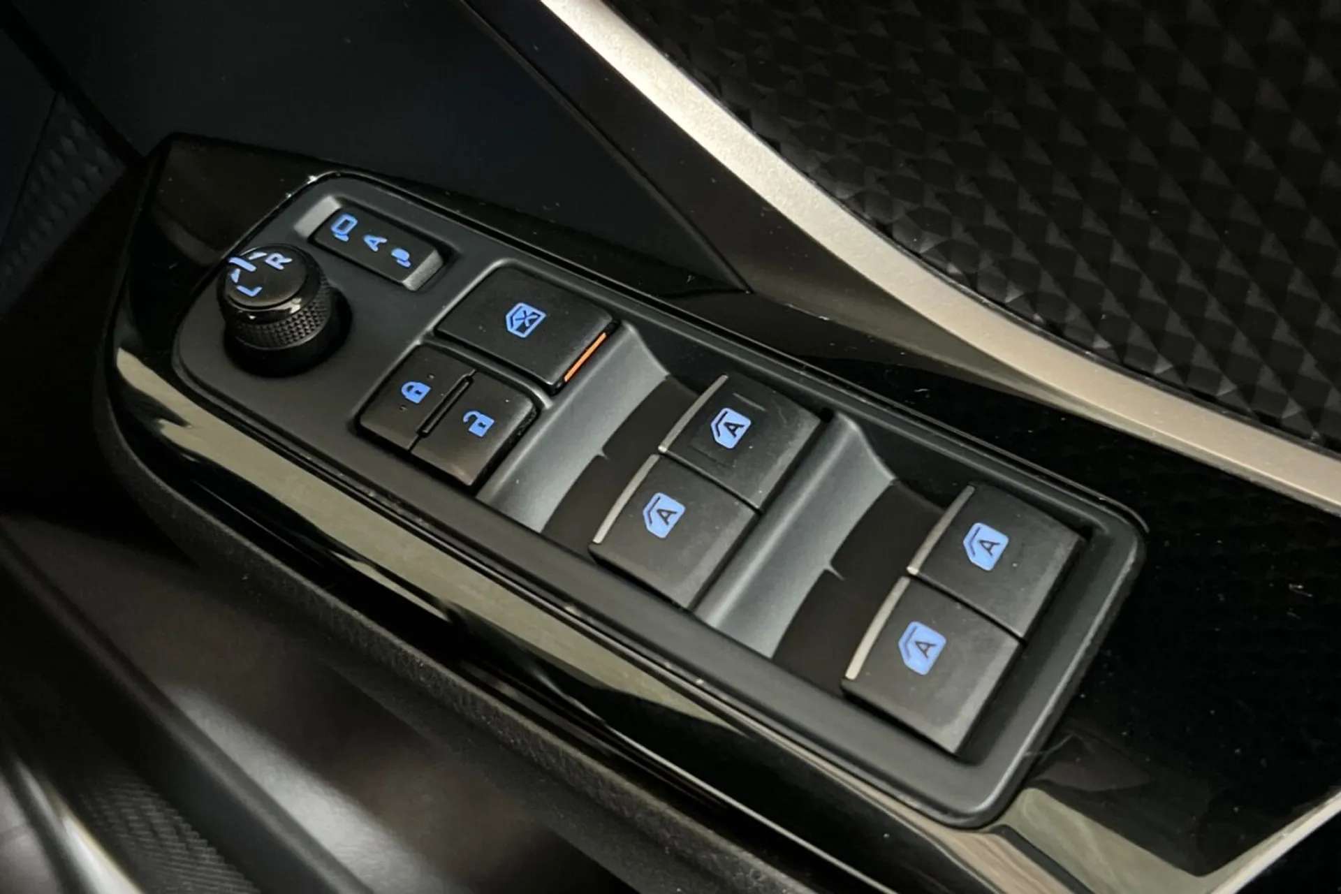 2019 TOYOTA CHR 2019 TOYOTA CHR