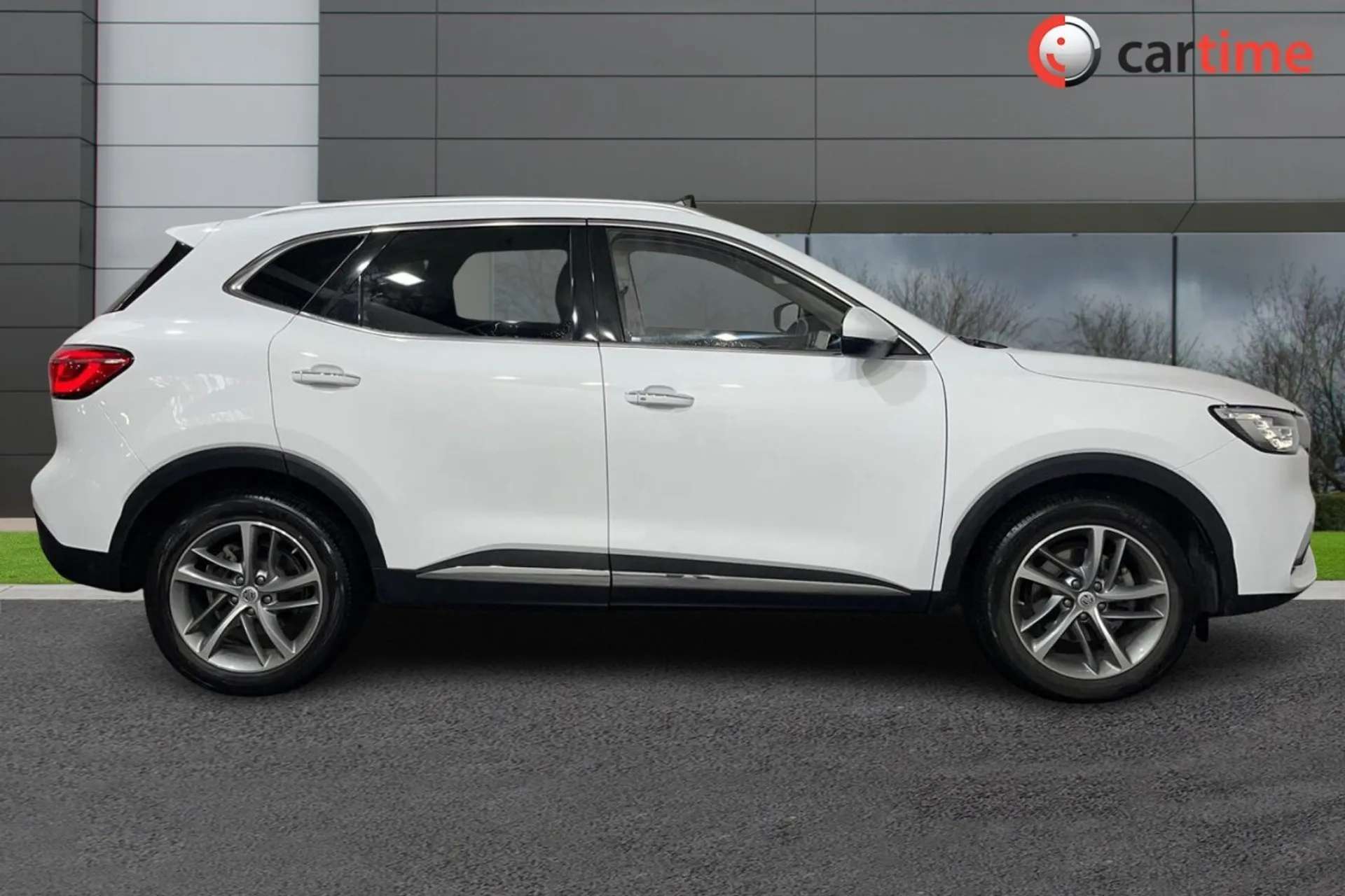 A 2022 MG MG HS 1.5 EXCLUSIVE 5d 160 BHP Apple CarPlay - Android Auto, 10.1in Colour Touchscreen, Rear View Camera, Heated Front Seating, Keyless Entry Arcitc White, A 2022 MG MG HS 1.5 EXCLUSIVE 5d 160 BHP Apple CarPlay - Android Auto, 10.1in Colour Touchscreen, Rear View Camera, Heated Front Seating, Keyless Entry Arcitc White,