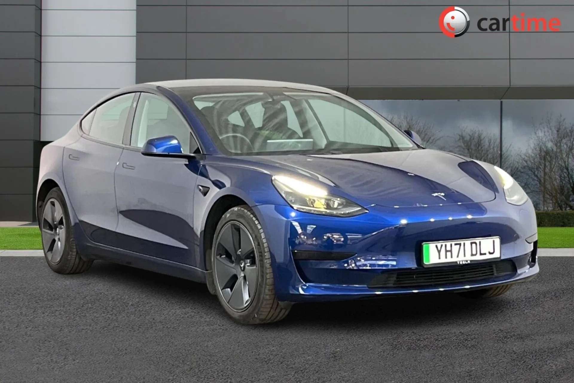 A 2021 TESLA MODEL 3 STANDARD RANGE PLUS 4d 302 BHP Glass Panoramic Roof, 15in Satellite Navigation Display, Reverse Camera / Parking Sensors, Black Heated Leather Seats, A 2021 TESLA MODEL 3 STANDARD RANGE PLUS 4d 302 BHP Glass Panoramic Roof, 15in Satellite Navigation Display, Reverse Camera / Parking Sensors, Black Heated Leather Seats,