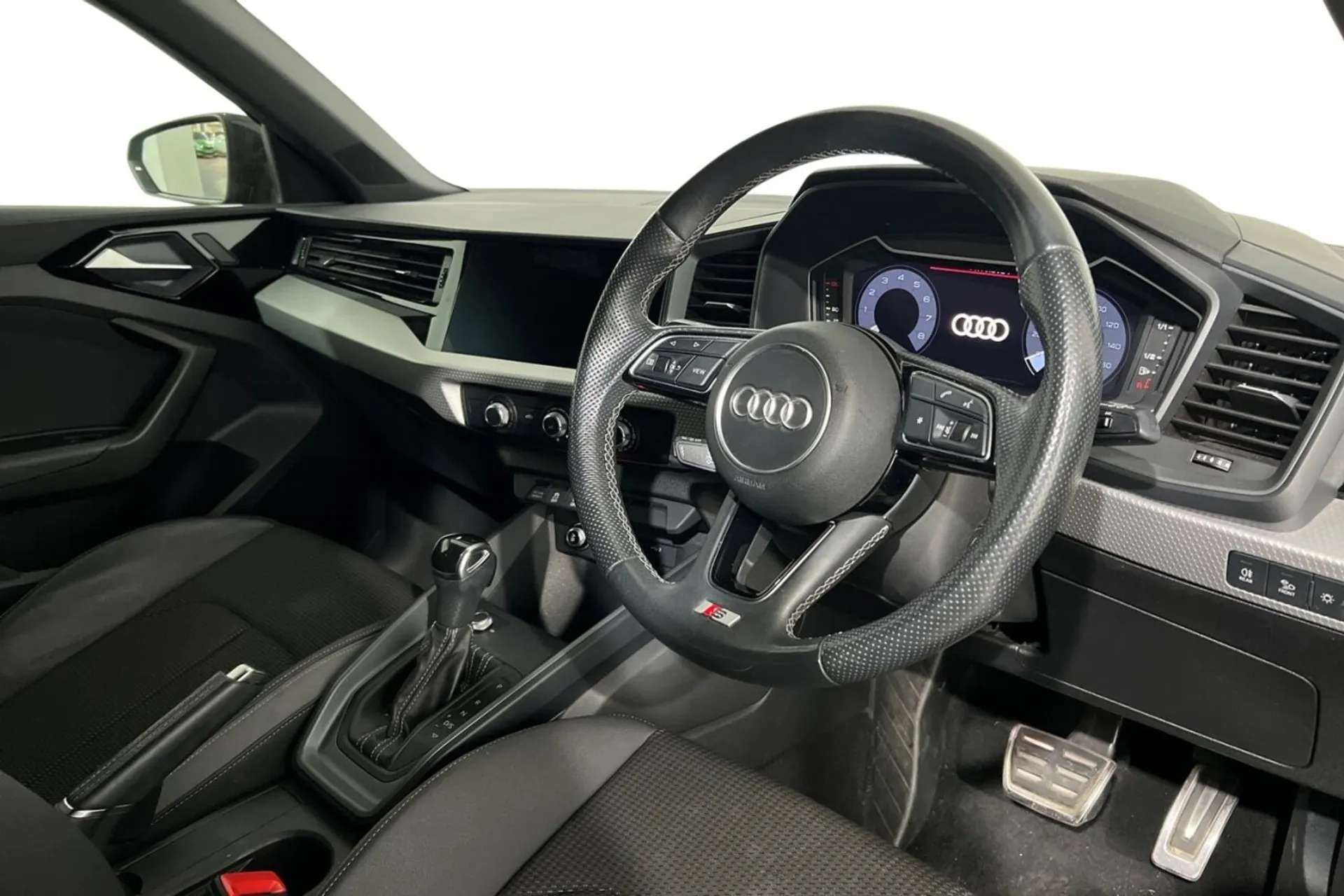 2021 AUDI A1 2021 AUDI A1