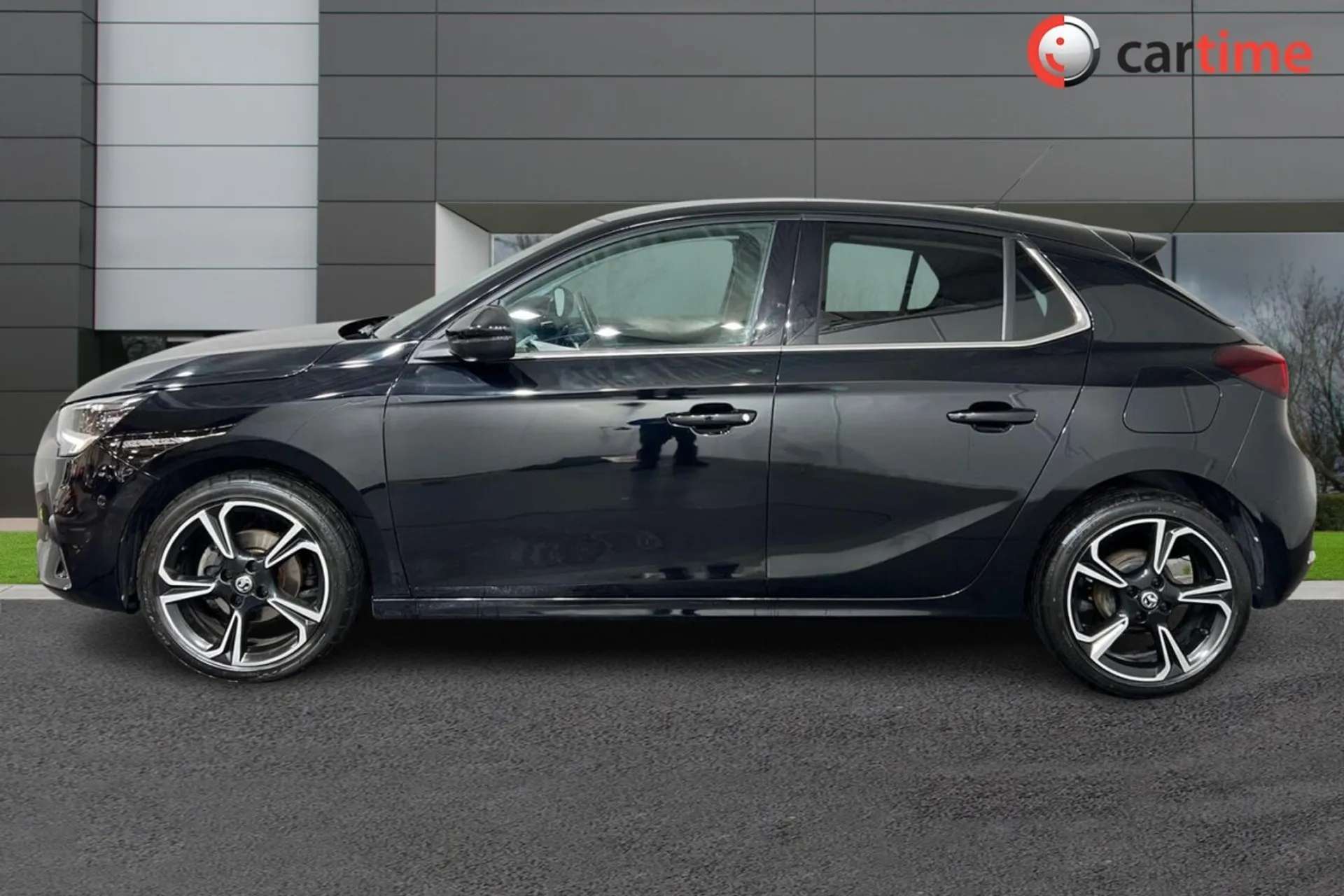 A 2022 VAUXHALL CORSA 1.2 ELITE EDITION 5d 74 BHP Touchscreen, Reverse Camera, Apple CarPlay / Android Auto, Half Leather, 17In Alloy Wheels Diamond Black, 17in Alloys A 2022 VAUXHALL CORSA 1.2 ELITE EDITION 5d 74 BHP Touchscreen, Reverse Camera, Apple CarPlay / Android Auto, Half Leather, 17In Alloy Wheels Diamond Black, 17in Alloys