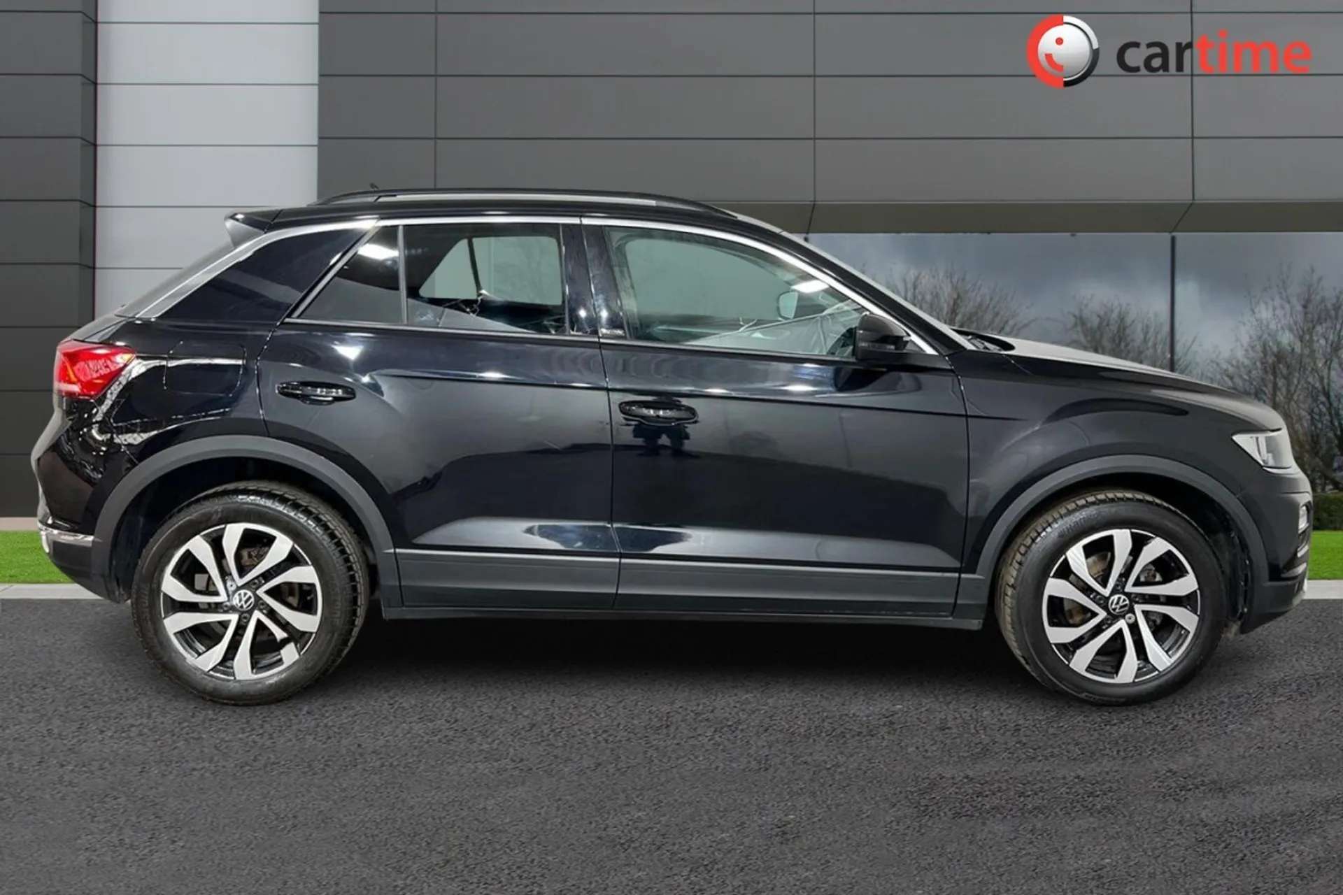 A 2021 VOLKSWAGEN T-ROC 1.0 ACTIVE TSI EVO 5d 109 BHP 8in Touchscreen, Apple CarPlay / Android Auto, Front / Rear Park Sensors, Bluetooth, Cruise Control Deep Black, 17in All A 2021 VOLKSWAGEN T-ROC 1.0 ACTIVE TSI EVO 5d 109 BHP 8in Touchscreen, Apple CarPlay / Android Auto, Front / Rear Park Sensors, Bluetooth, Cruise Control Deep Black, 17in All