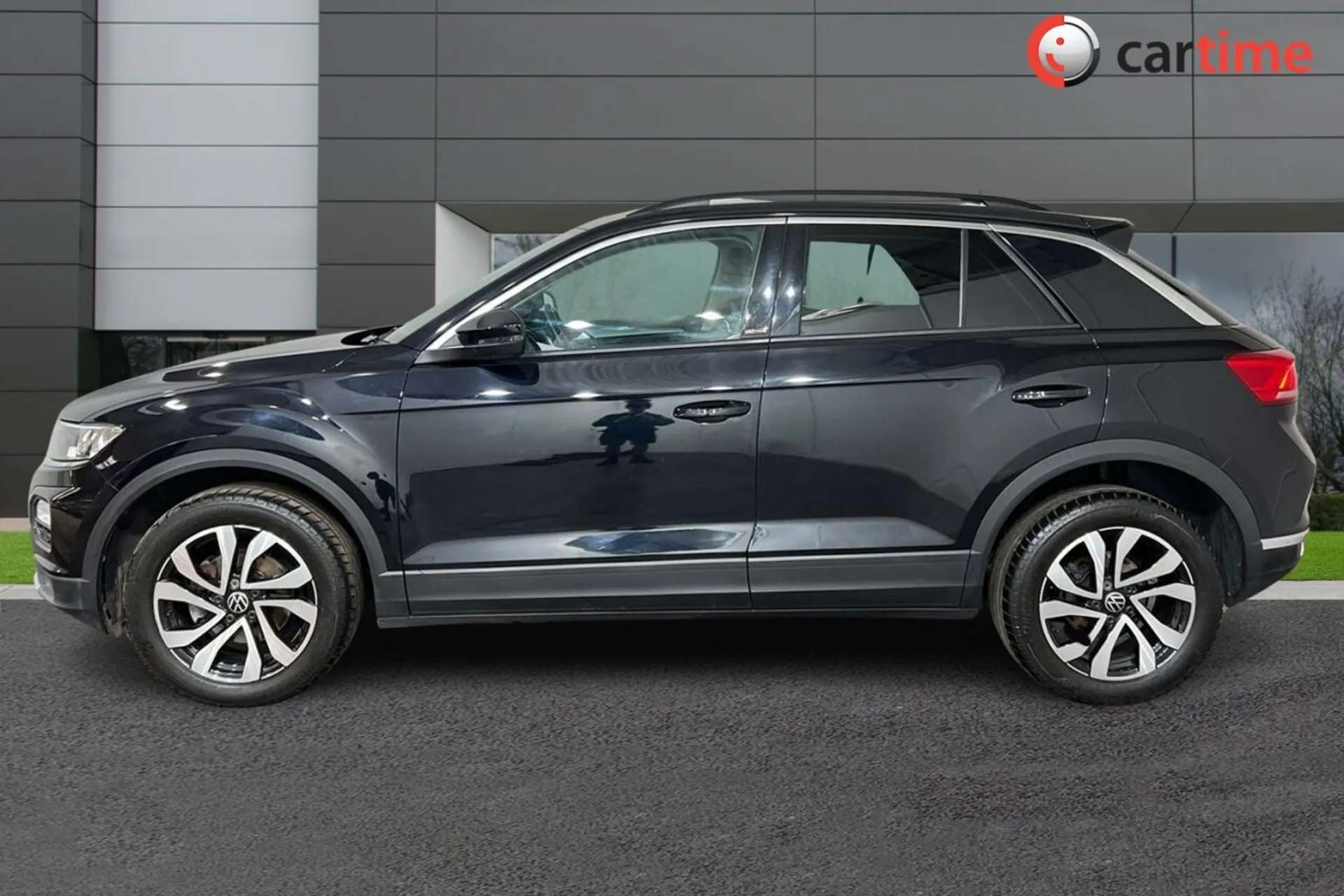 A 2021 VOLKSWAGEN T-ROC 1.0 ACTIVE TSI EVO 5d 109 BHP 8in Touchscreen, Apple CarPlay / Android Auto, Front / Rear Park Sensors, Bluetooth, Cruise Control Deep Black, 17in All A 2021 VOLKSWAGEN T-ROC 1.0 ACTIVE TSI EVO 5d 109 BHP 8in Touchscreen, Apple CarPlay / Android Auto, Front / Rear Park Sensors, Bluetooth, Cruise Control Deep Black, 17in All