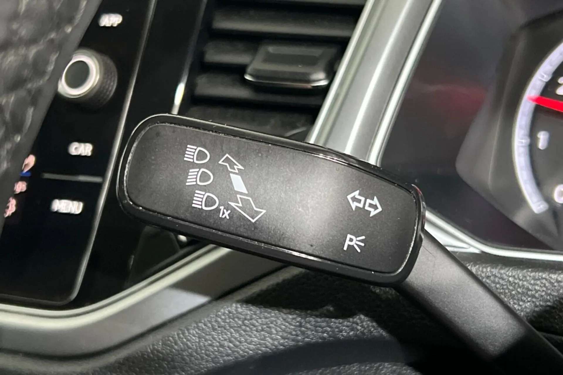 2021 VOLKSWAGEN T-ROC 2021 VOLKSWAGEN T-ROC