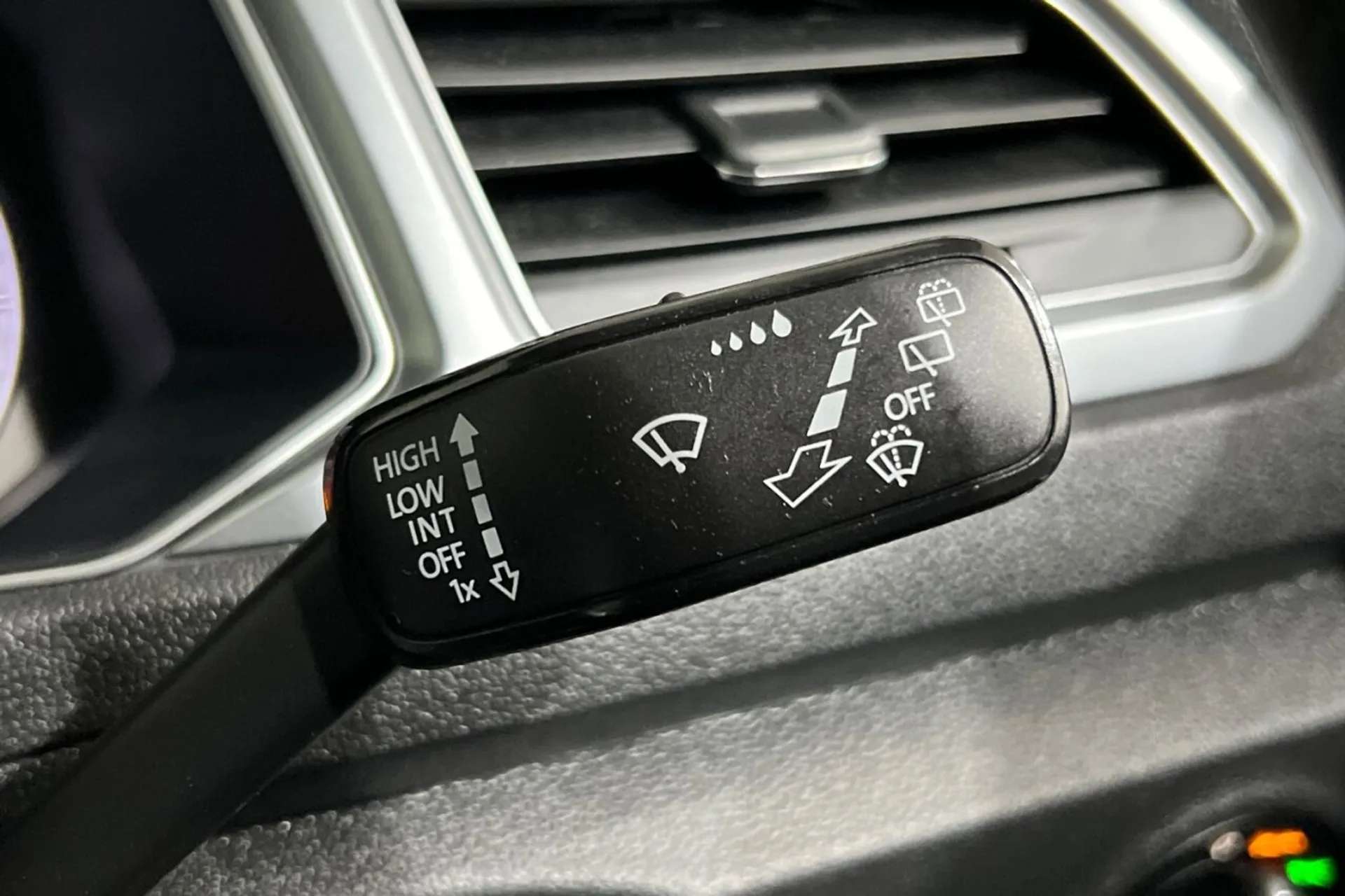 2021 VOLKSWAGEN T-ROC 2021 VOLKSWAGEN T-ROC