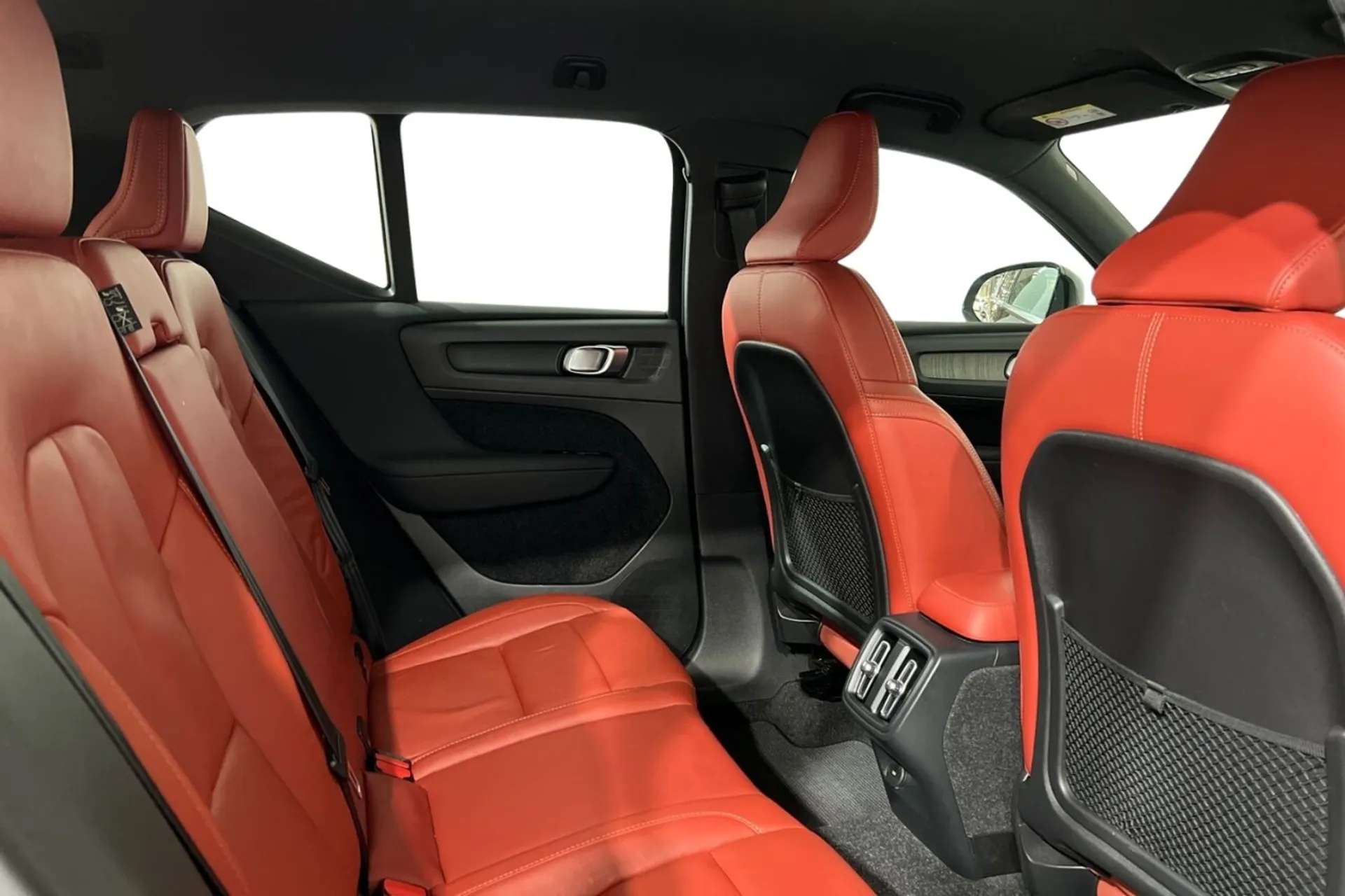 2020 VOLVO XC40 2020 VOLVO XC40