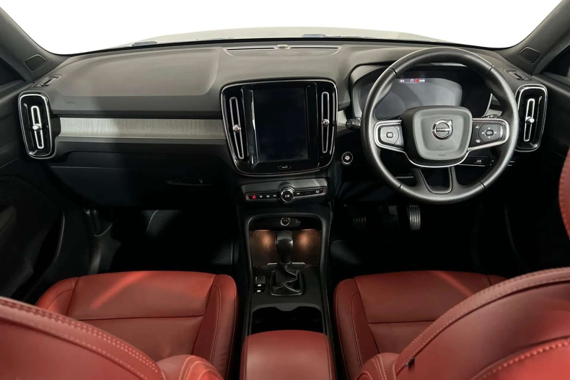 2020 VOLVO XC40 2020 VOLVO XC40