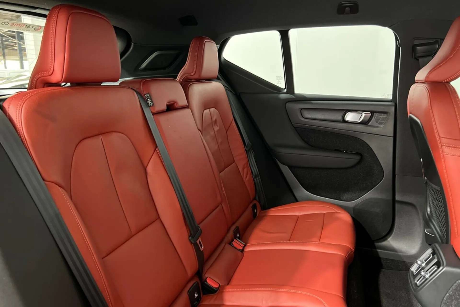 2020 VOLVO XC40 2020 VOLVO XC40