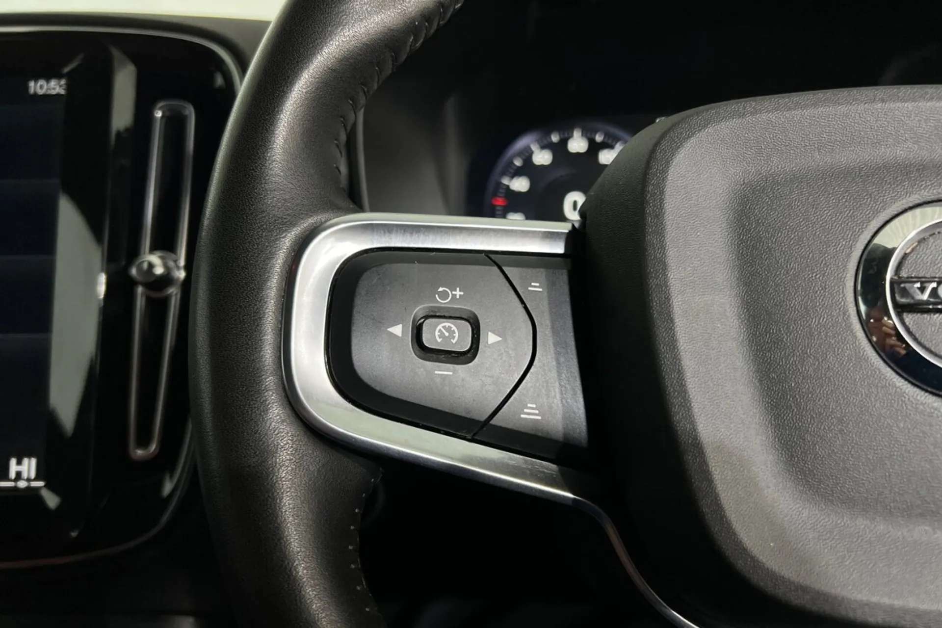 2020 VOLVO XC40 2020 VOLVO XC40