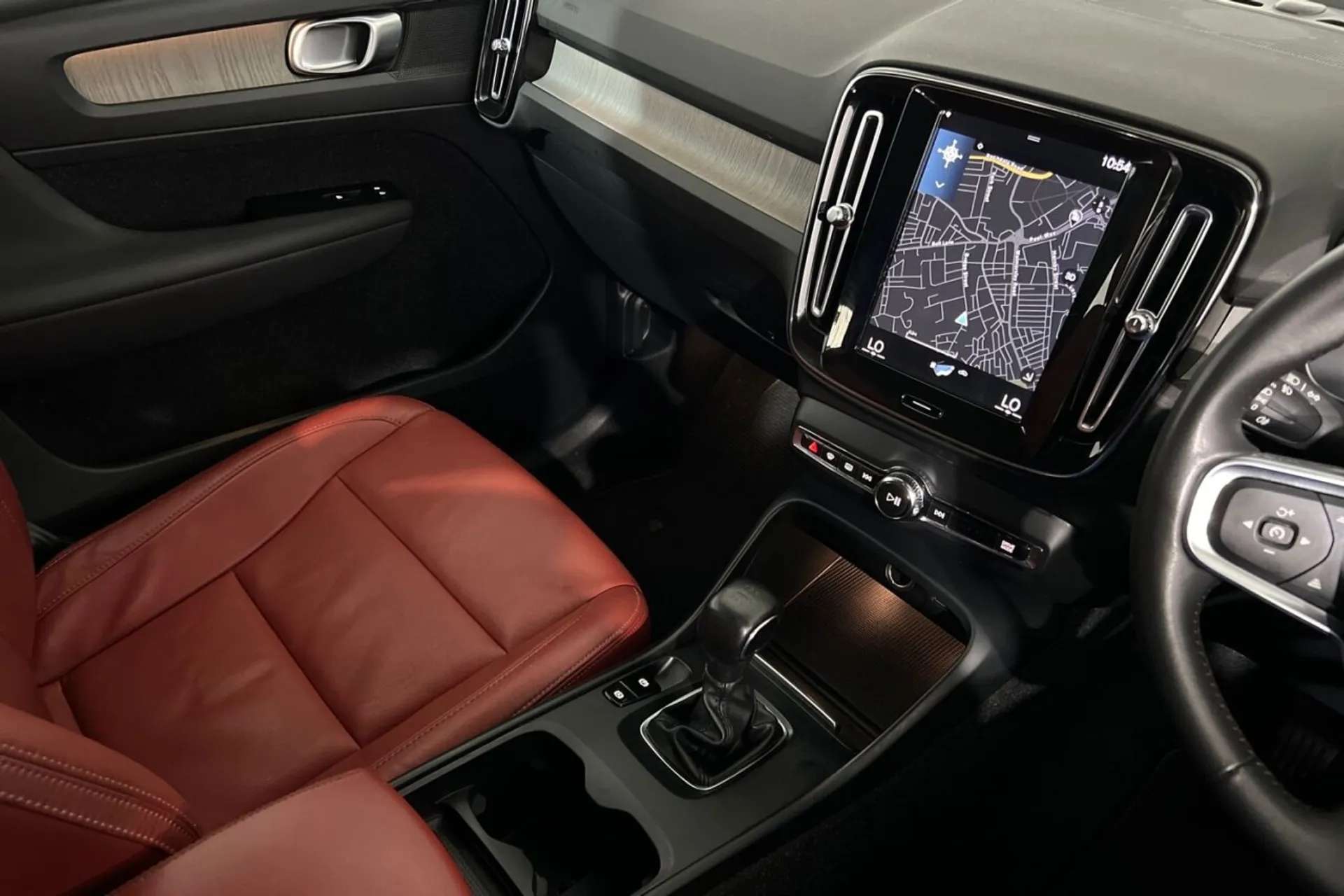 2020 VOLVO XC40 2020 VOLVO XC40