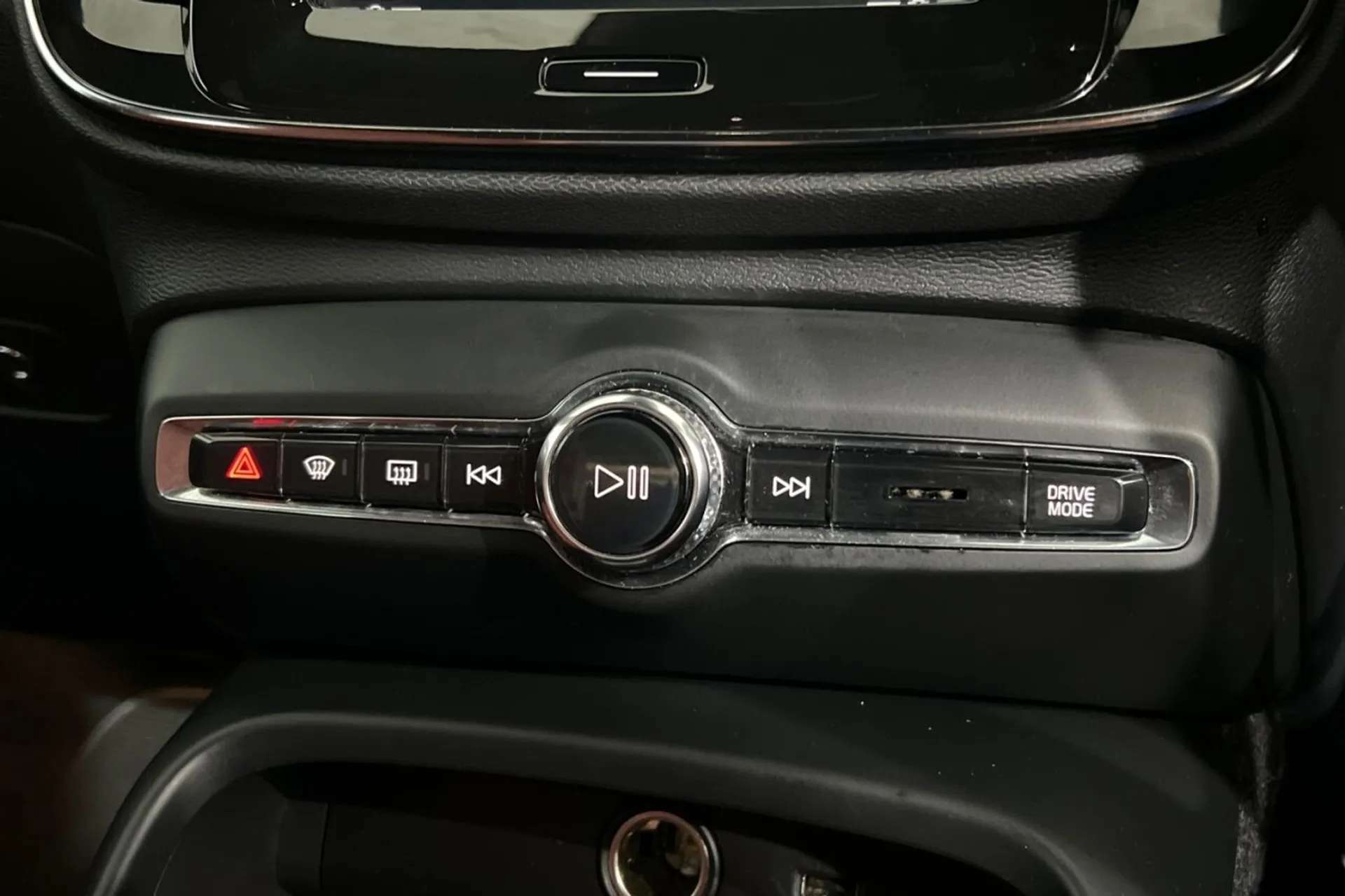 2020 VOLVO XC40 2020 VOLVO XC40