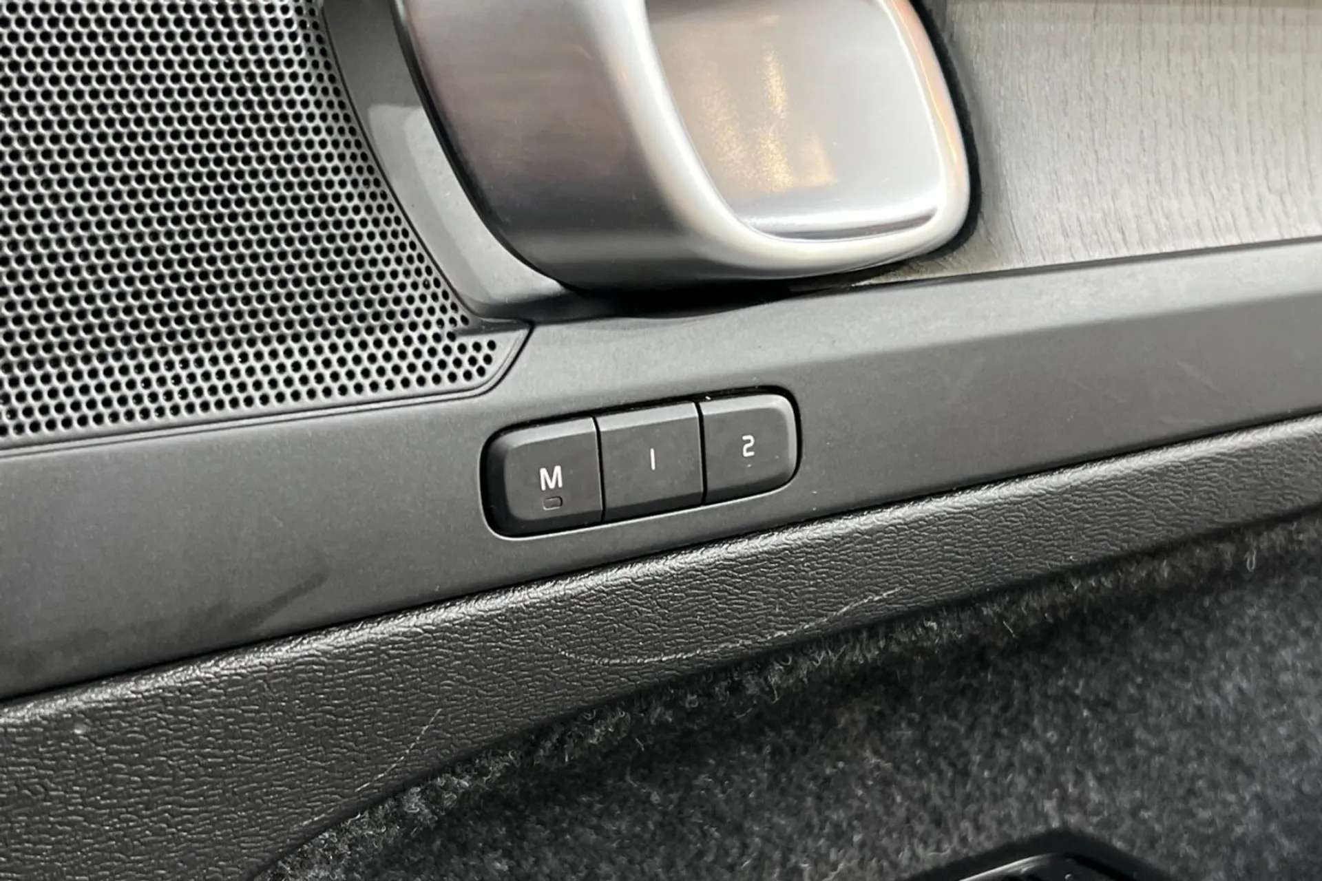 2020 VOLVO XC40 2020 VOLVO XC40