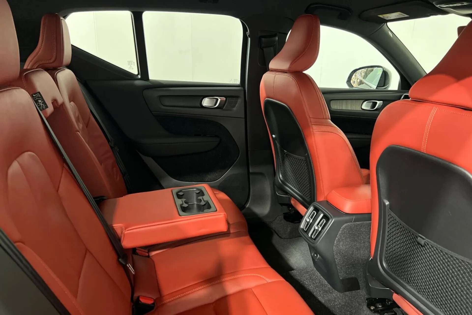 2020 VOLVO XC40 2020 VOLVO XC40