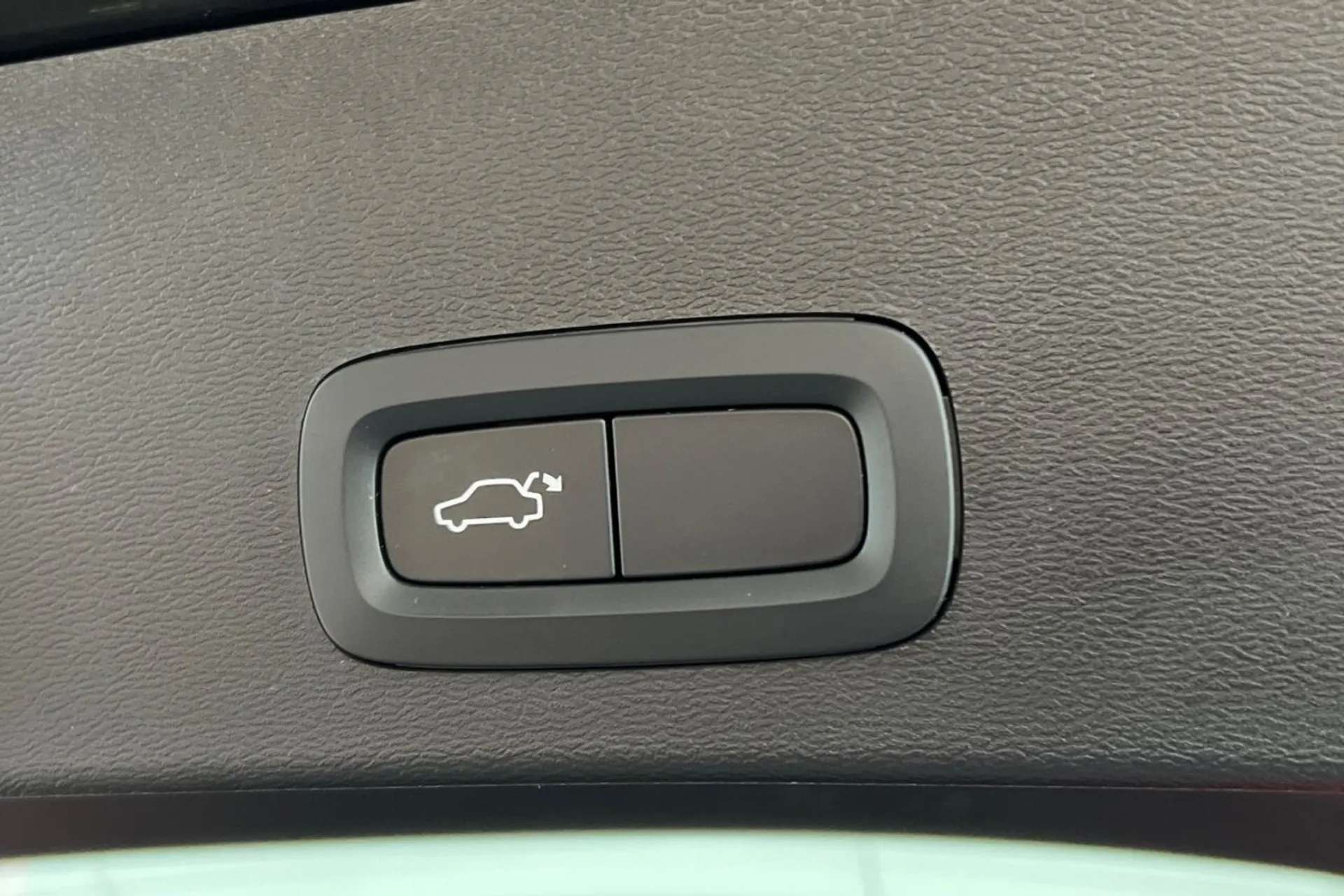 2020 VOLVO XC40 2020 VOLVO XC40