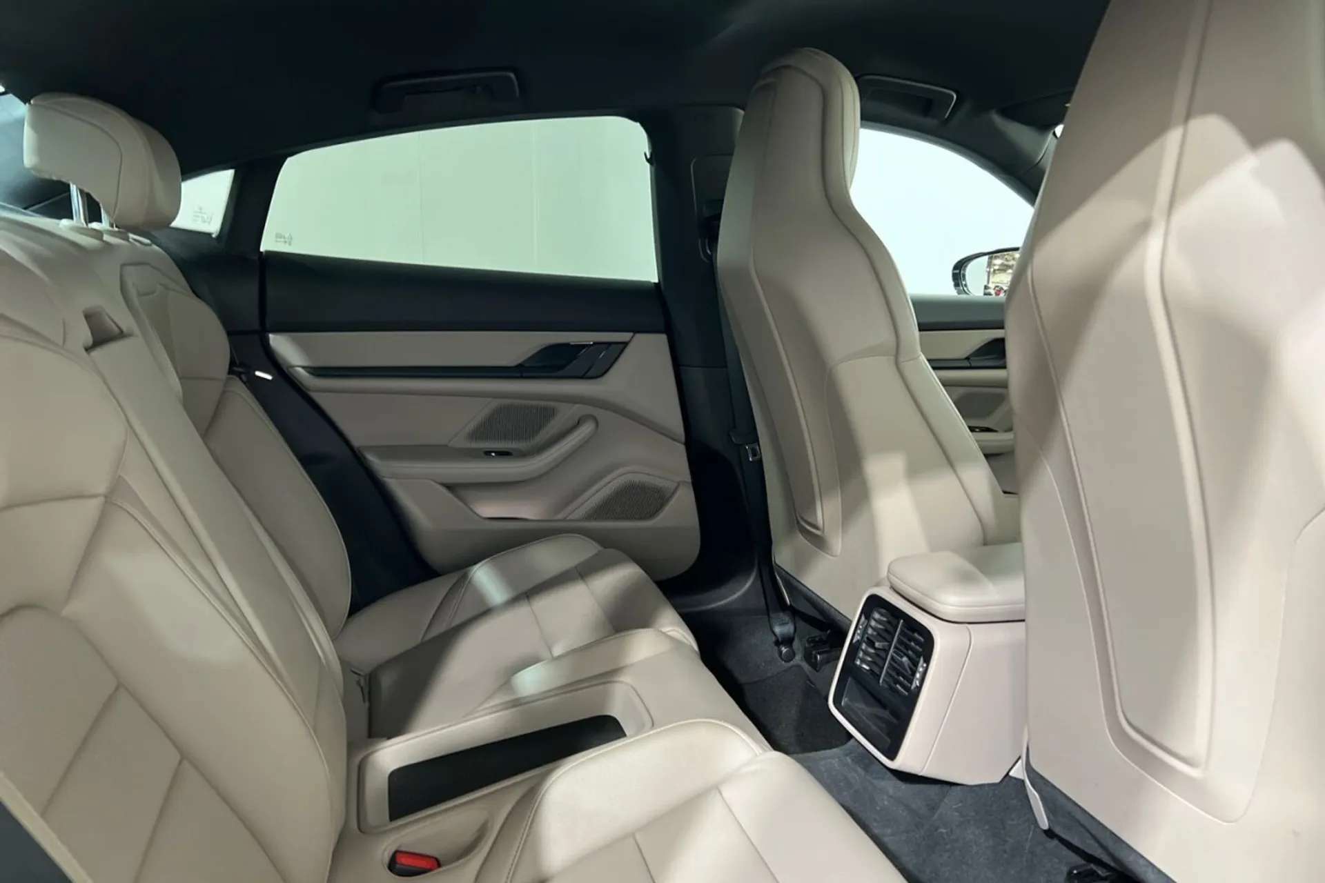 2021 PORSCHE TAYCAN 2021 PORSCHE TAYCAN