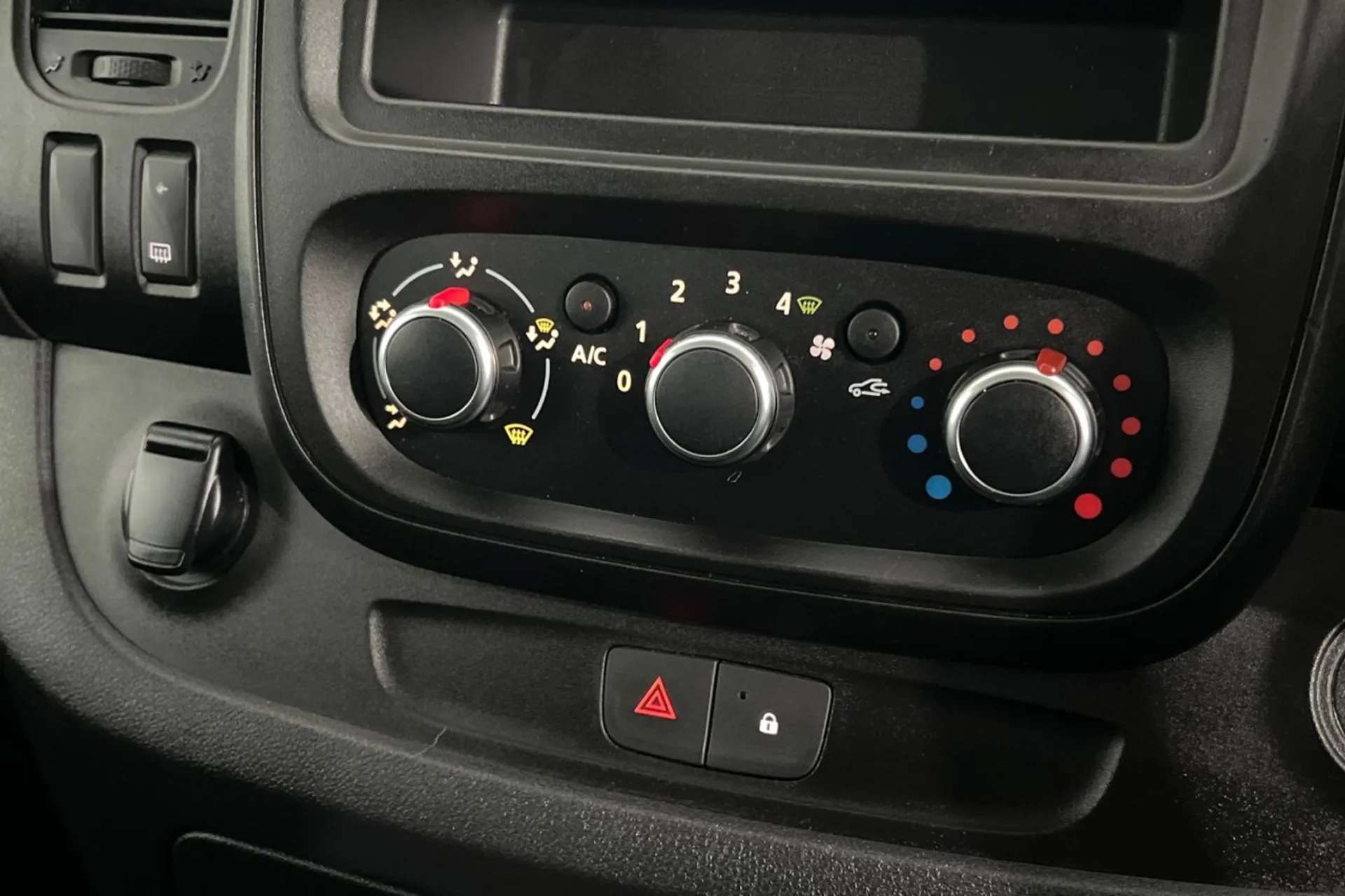 2021 RENAULT TRAFIC 2021 RENAULT TRAFIC