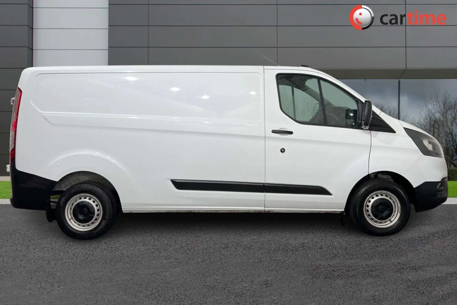 A 2021 FORD TRANSIT CUSTOM 2.0 300 LEADER P/V ECOBLUE 129 BHP 4.2in Display Screen, DAB / Bluetooth, Electric Windows, Power Assisted Steering, Automatic Headlights Frozen White A 2021 FORD TRANSIT CUSTOM 2.0 300 LEADER P/V ECOBLUE 129 BHP 4.2in Display Screen, DAB / Bluetooth, Electric Windows, Power Assisted Steering, Automatic Headlights Frozen White