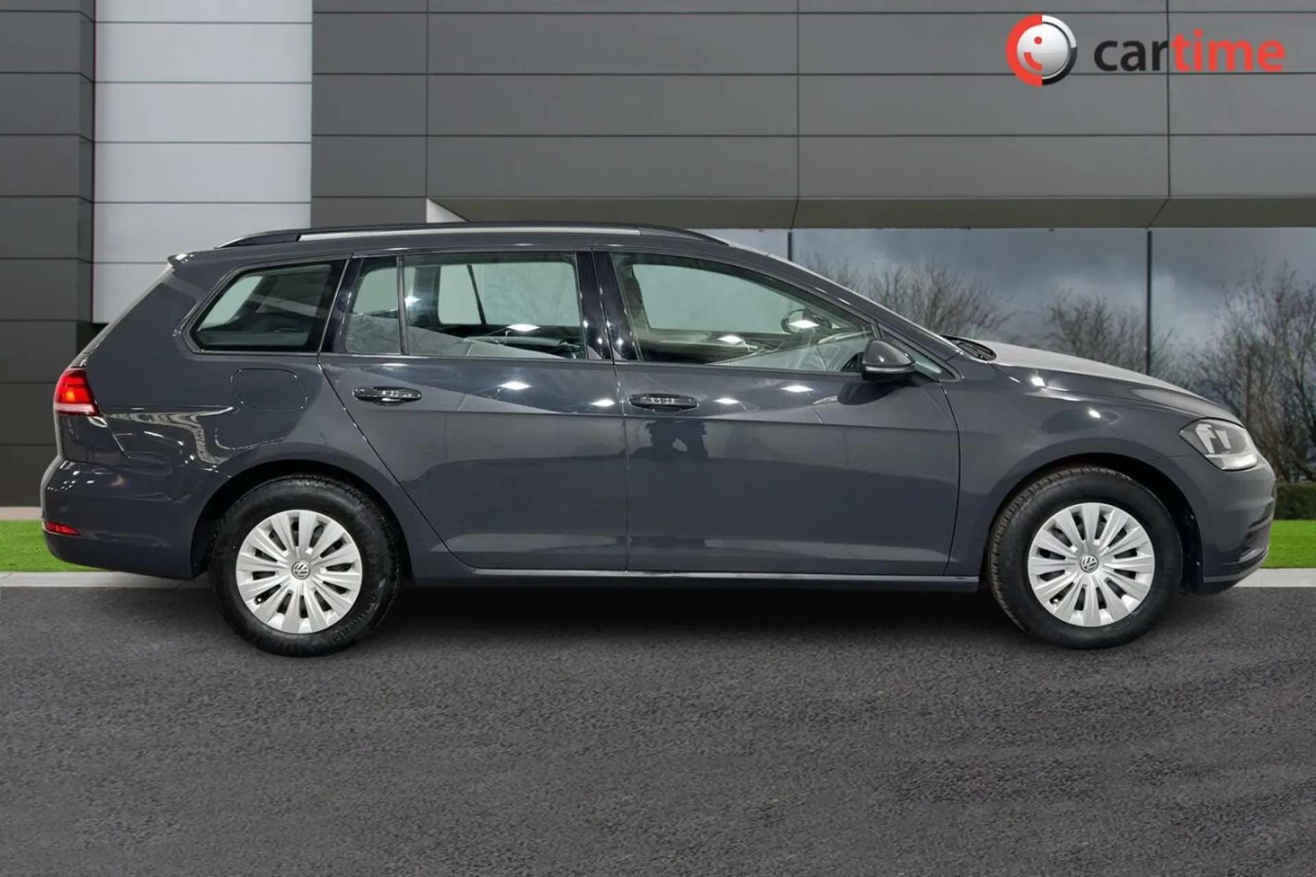 A 2020 VOLKSWAGEN GOLF 1.0 S TSI 5d 114 BHP 8in Touchscreen, DAB / Bluetooth, Air Conditioning, Electric Windows, Electric Mirrors Indium Grey, Cloth Seats A 2020 VOLKSWAGEN GOLF 1.0 S TSI 5d 114 BHP 8in Touchscreen, DAB / Bluetooth, Air Conditioning, Electric Windows, Electric Mirrors Indium Grey, Cloth Seats