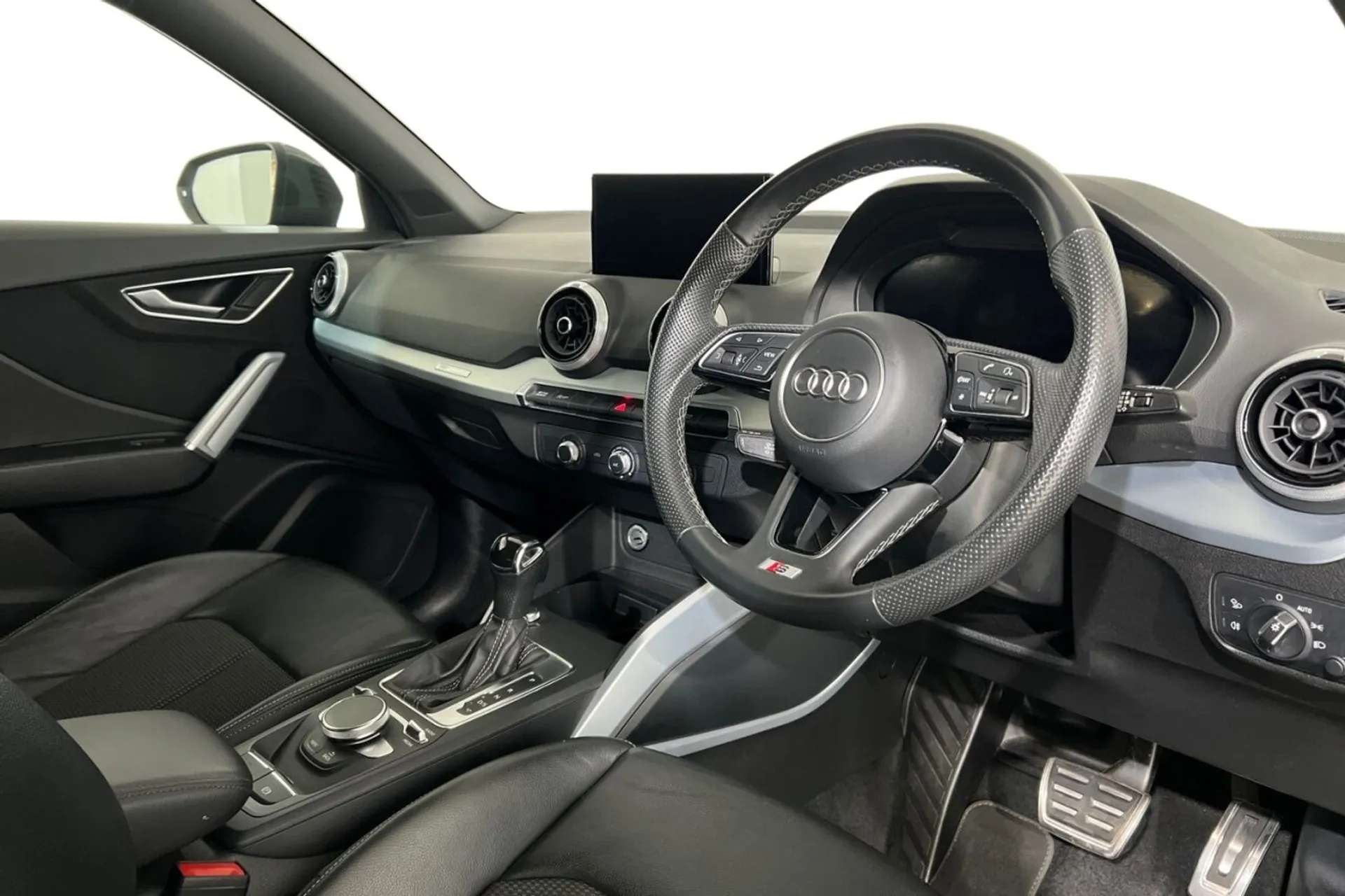 2021 AUDI Q2 2021 AUDI Q2